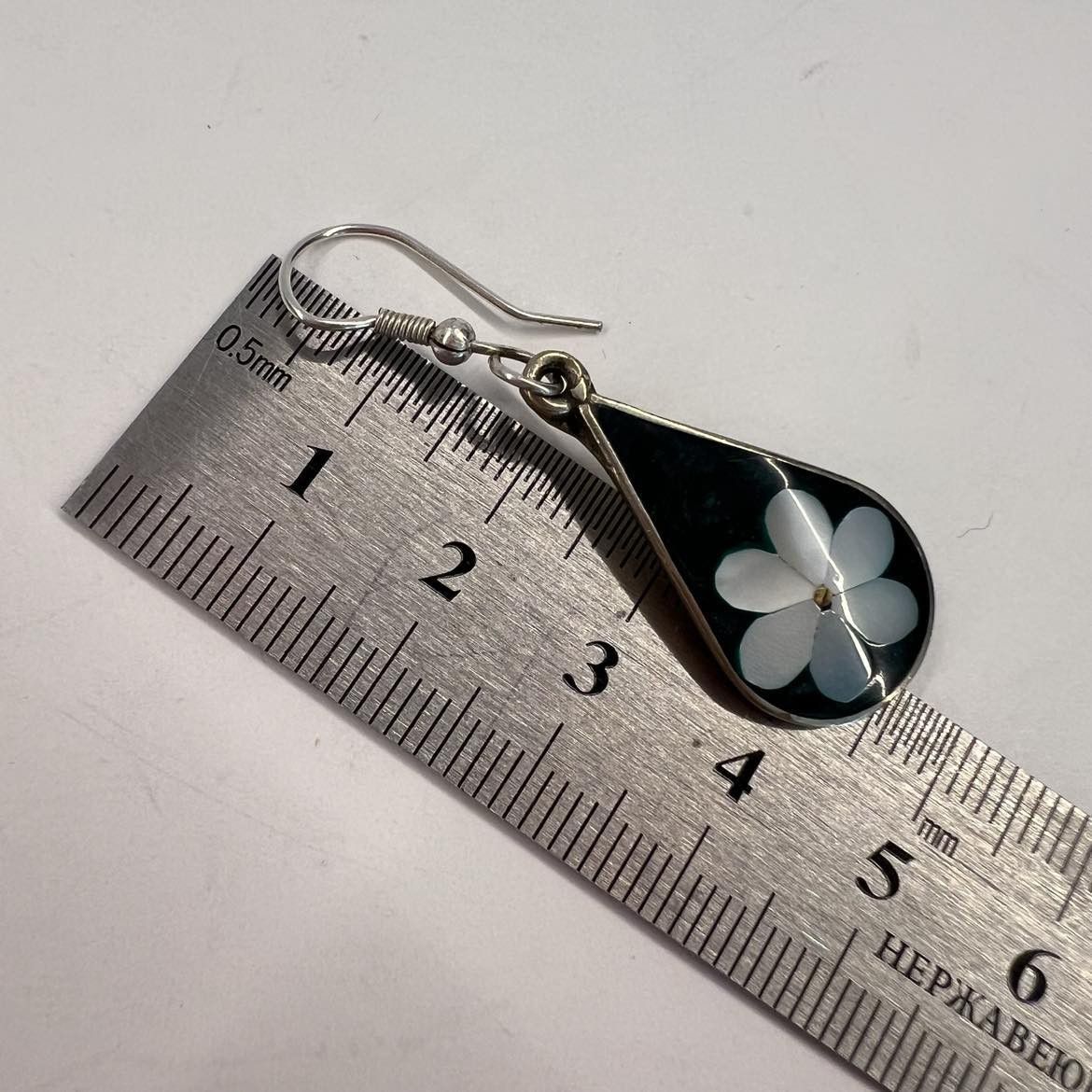 Sterling Silver Vintage Jewelry Sterling Silver Earrings Shell Nacre Mexico Size ONE SIZE - 5 Thumbnail