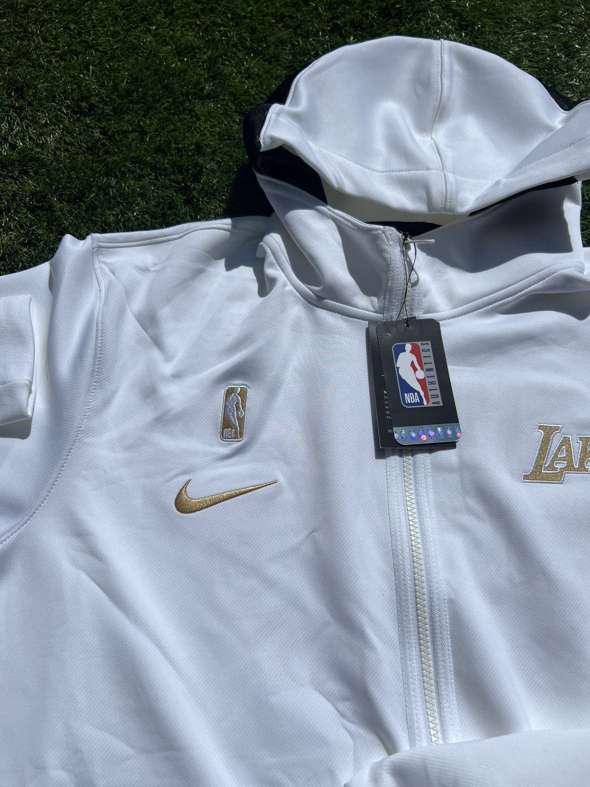 Nike LOS ANGELES LAKERS SHOWTIME "TROPHY RING BANNER" SIZE XL Size US XL / EU 56 / 4 - 10 Thumbnail