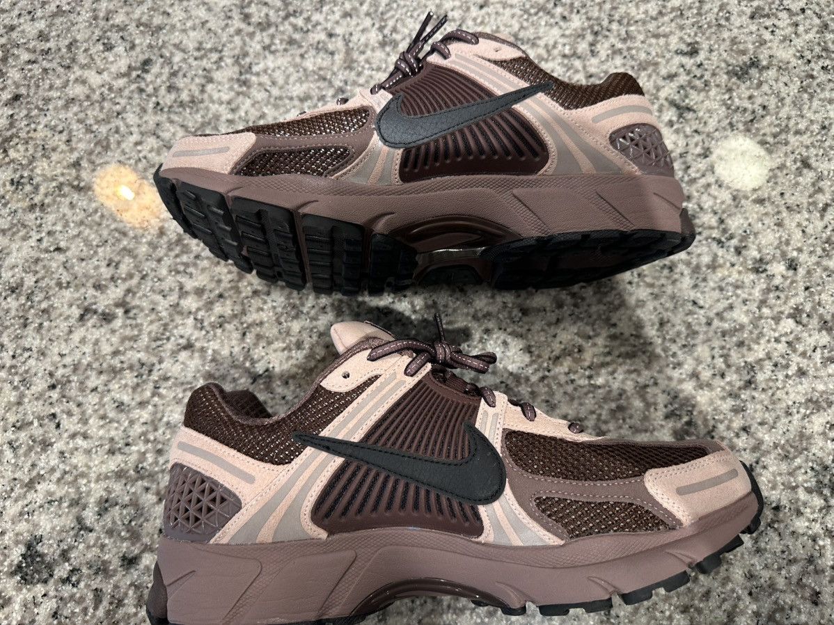 Nike Nike Zoom Vomero 5 Plum Eclipse - M9 Size US 9 / EU 42 - 3 Thumbnail