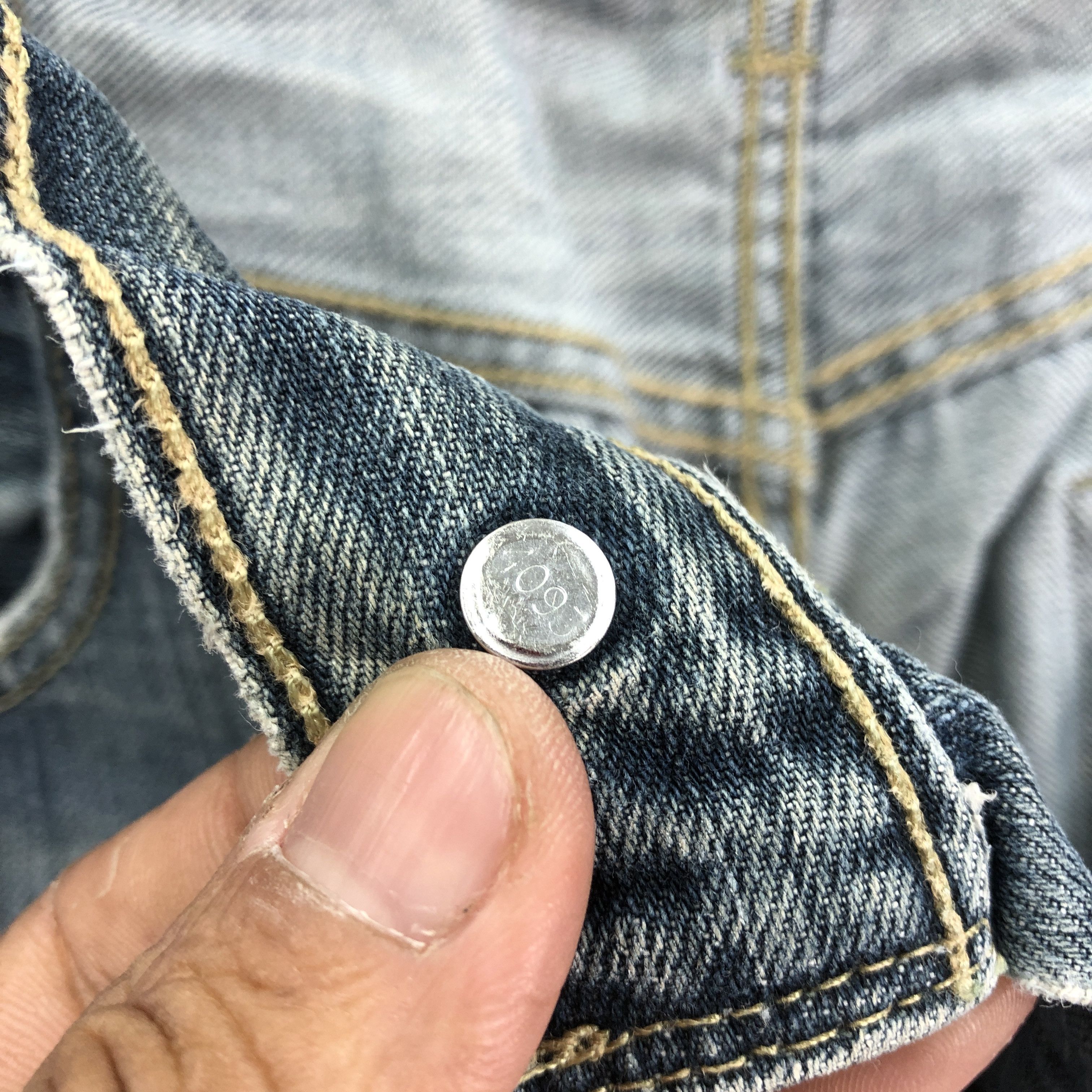 Levi's Vintage Y2K Levis 501 Faded Jeans Levi's Ripped Wash Denim Size US 30 / EU 46 - 7 Thumbnail