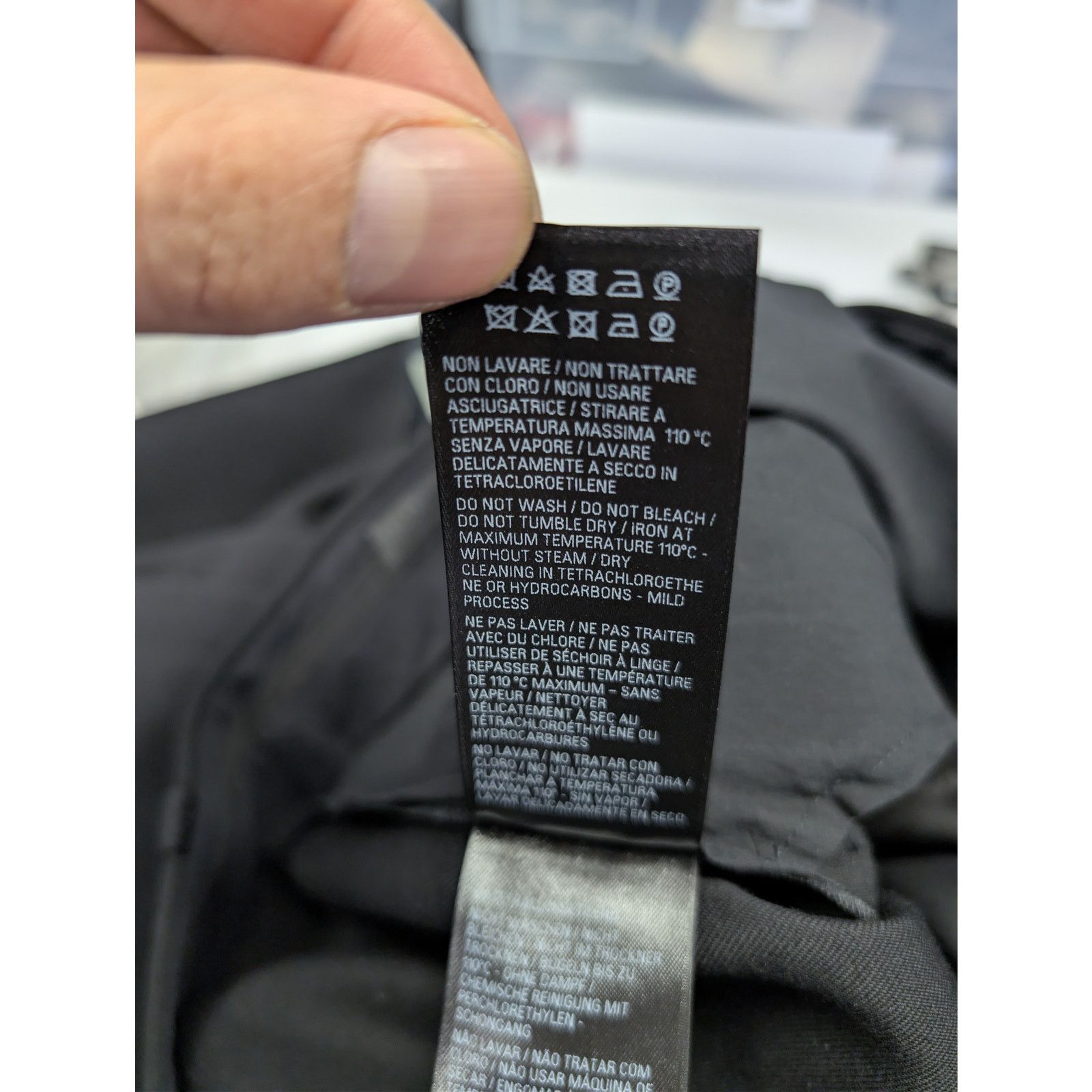 Balenciaga o1rshd1 Unisex Dry Wool Twill Tailored Pants in Black Size US 30 / EU 46 - 17 Thumbnail