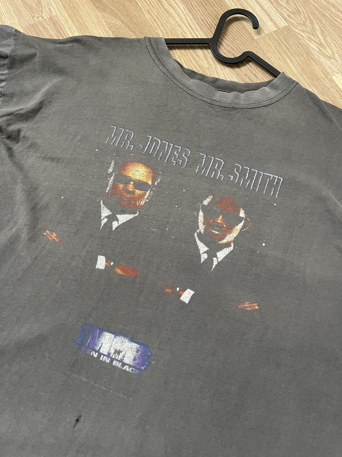 Vintage Rare Vintage Men in Black 1997 Tshirt XL Size US XL / EU 56 / 4 - 5 Thumbnail