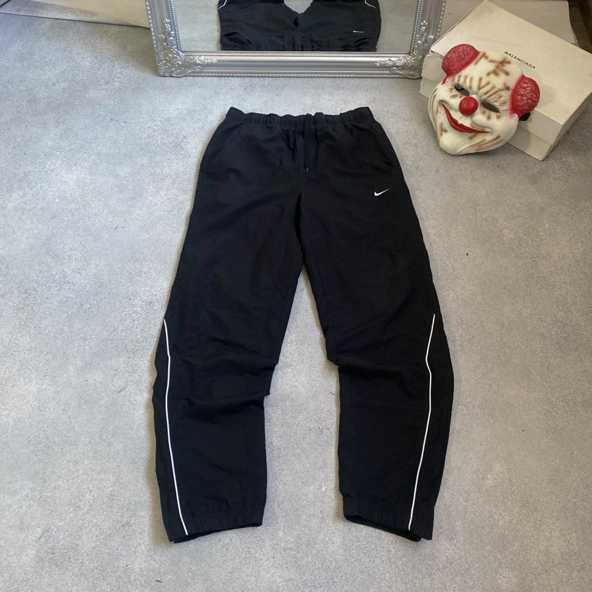 Nike Vintage Nike Track Pants Nylon Baggy Hype Y2K Size US 30 / EU 46 - 4 Thumbnail