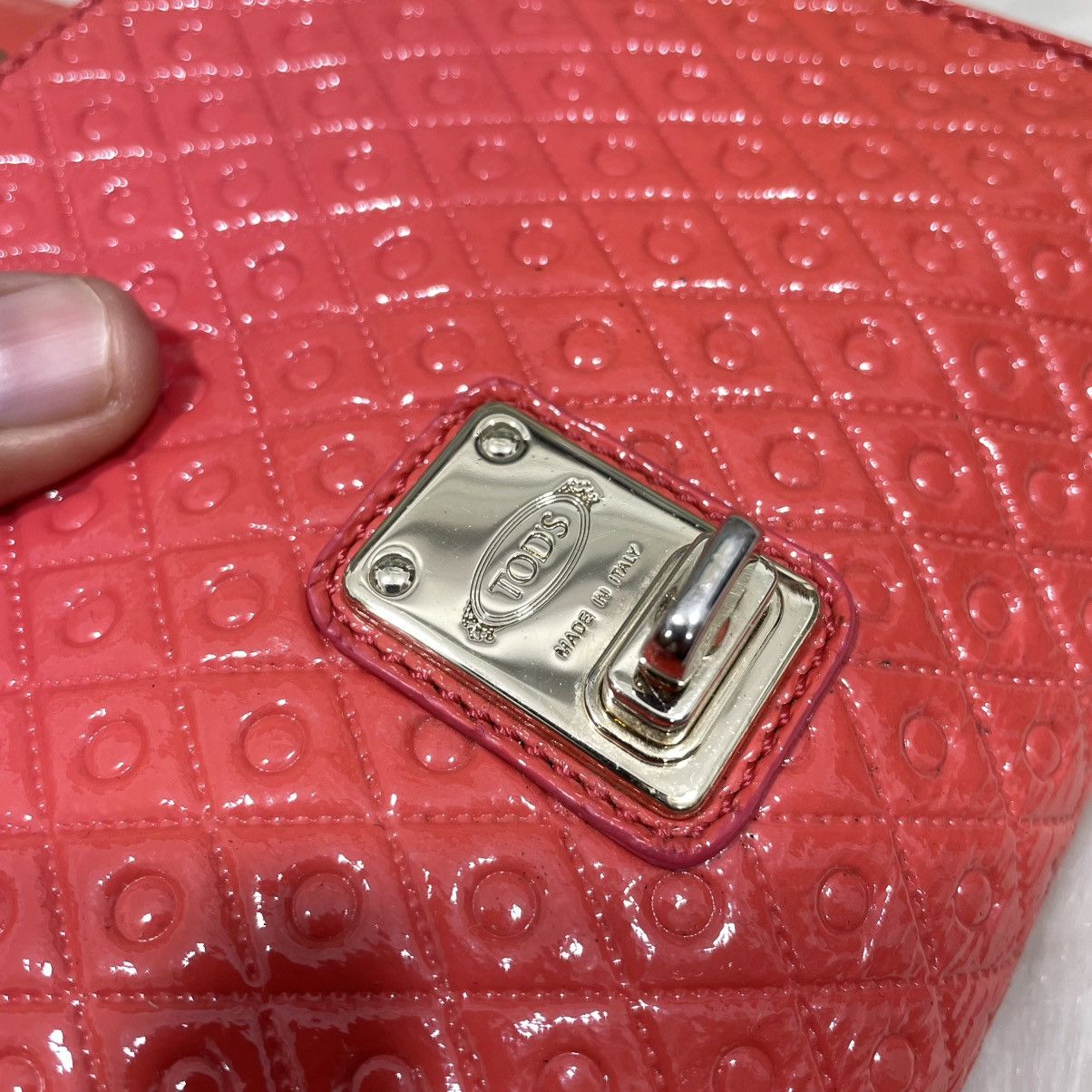 Tod's Authentic TOD’S Signature Embossed Patern Leather Crossbody Size ONE SIZE - 12 Thumbnail