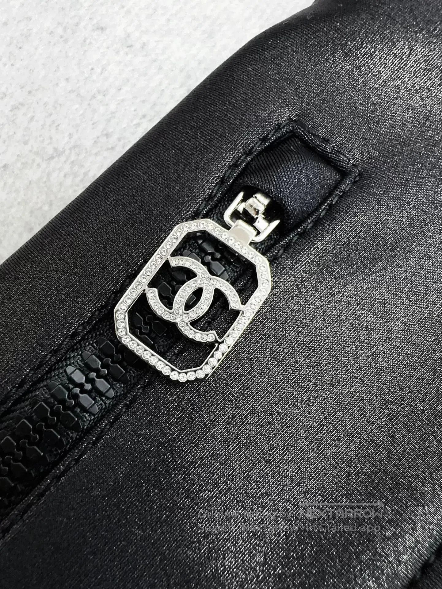 Chanel Chanel Coco Neige Black Coated Skinny Pants. Size US 38 / EU 54 - 5 Thumbnail