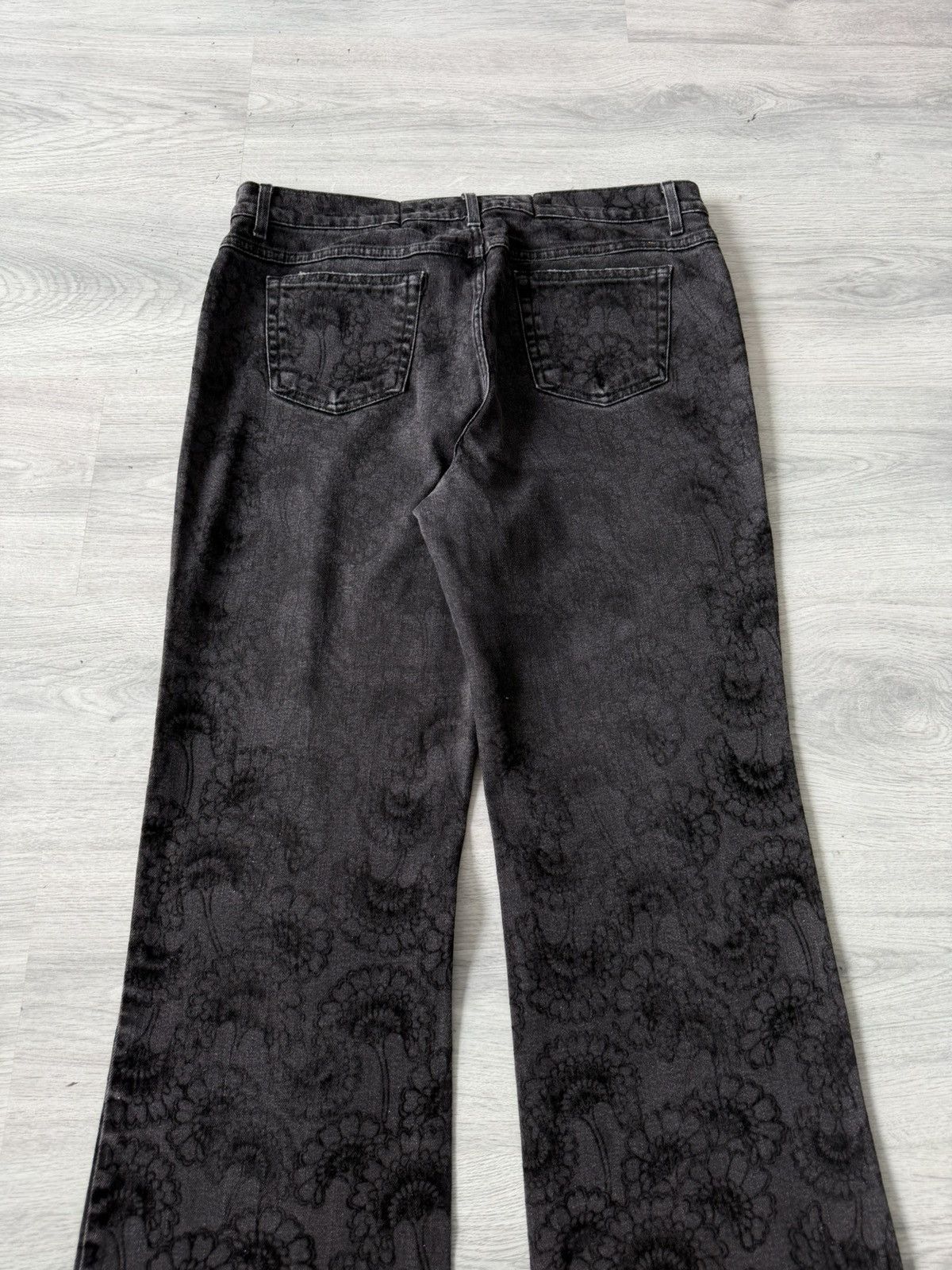 Roberto Cavalli Roberto Cavalli 2000s Black Flared Floral Printed Denim Jean Size US 33 - 7 Thumbnail