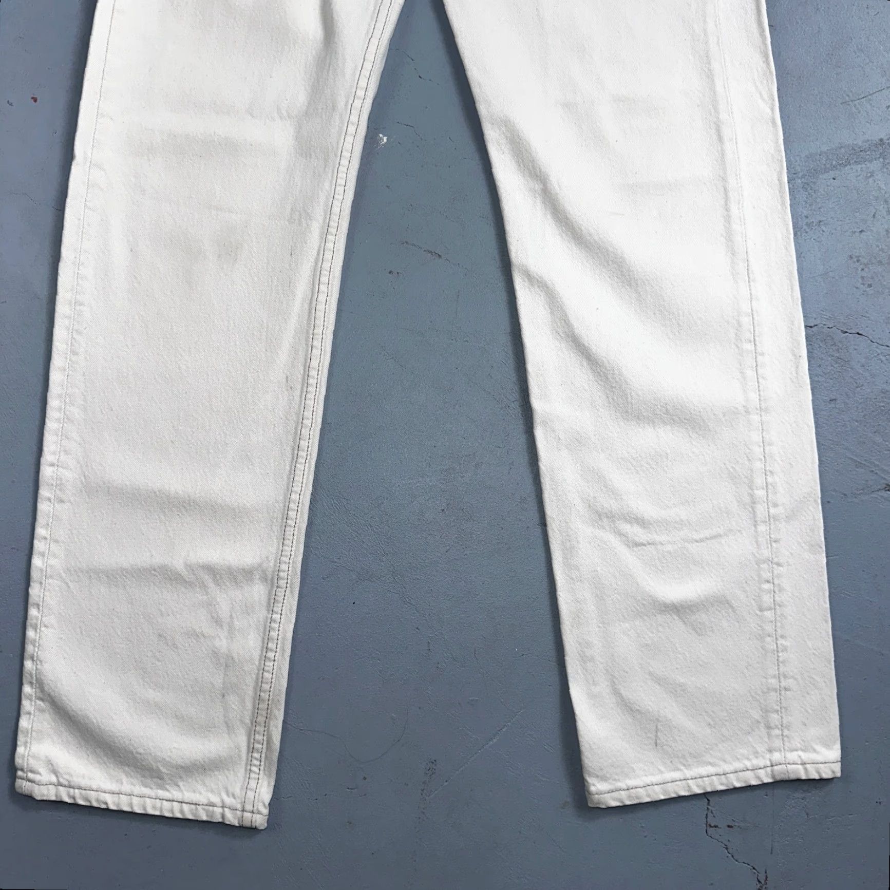 Levi's VINTAGE Levi's 501 Jeans Men 31x32 White Light Wash 90s USA Straight Leg Regular Denim 501 Series - 31x32 Mens Size US 31 - 3 Thumbnail
