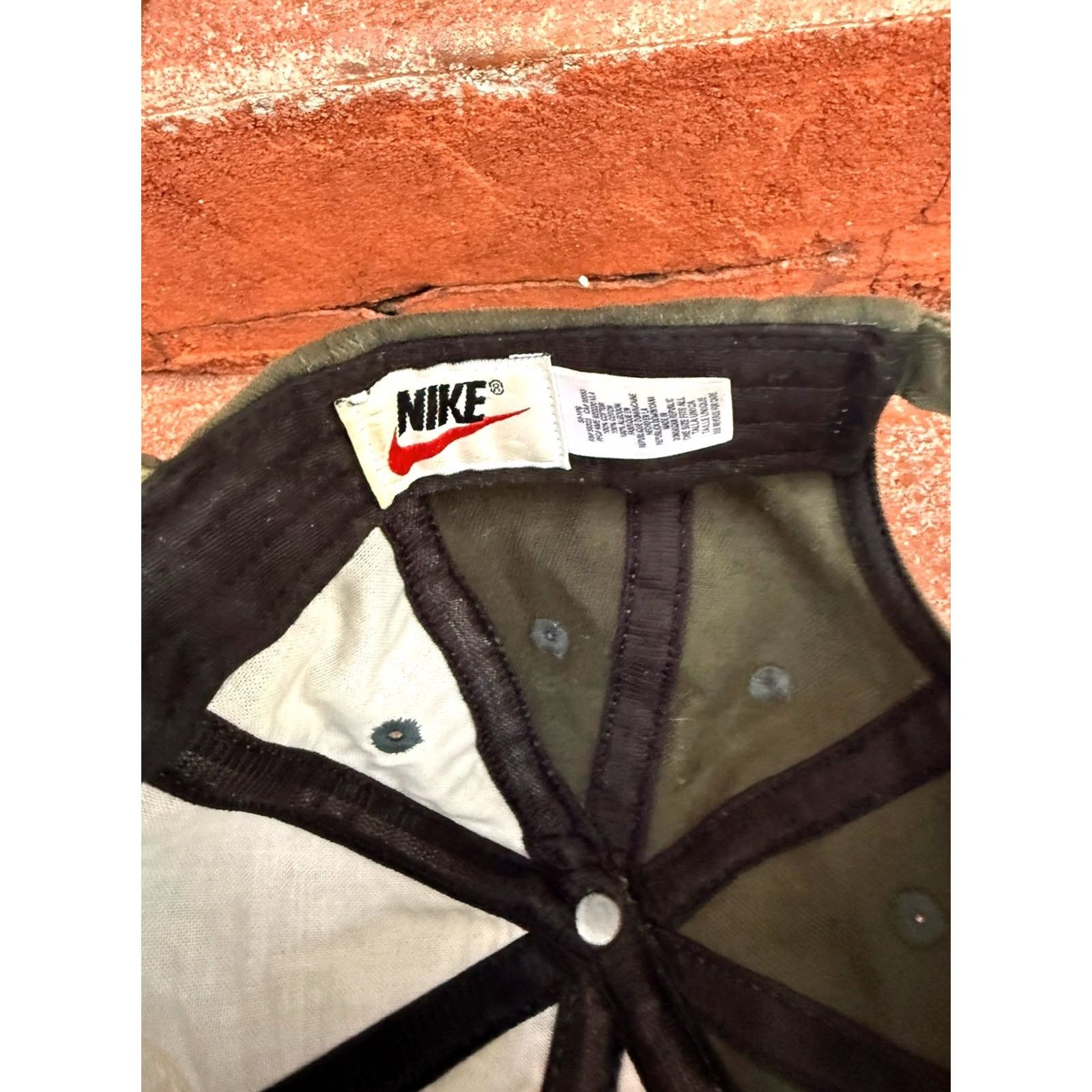 Nike VINTAGE Nike Embroidered Swoosh Logo Strap Back Hat Forest Green Baseball Cap Men One Size Green 90s Casual Adjustable Size ONE SIZE - 2 Thumbnail