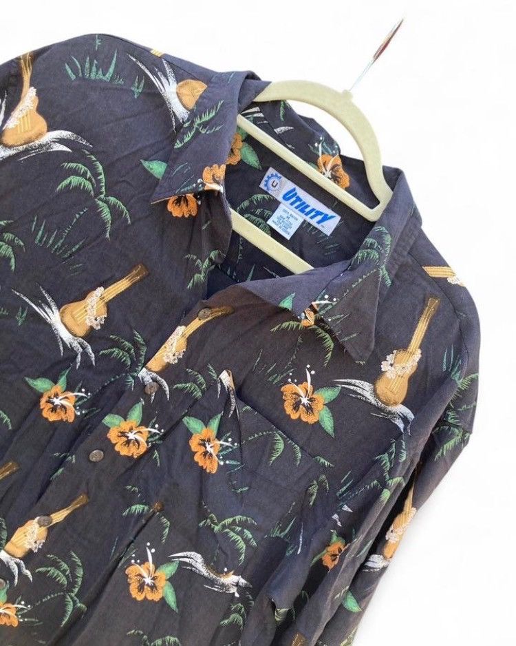 Vintage Vintage Hawaiian Shirt Black Flowered w/ Back Print M Aloha Size US M / EU 48-50 / 2 - 3 Thumbnail
