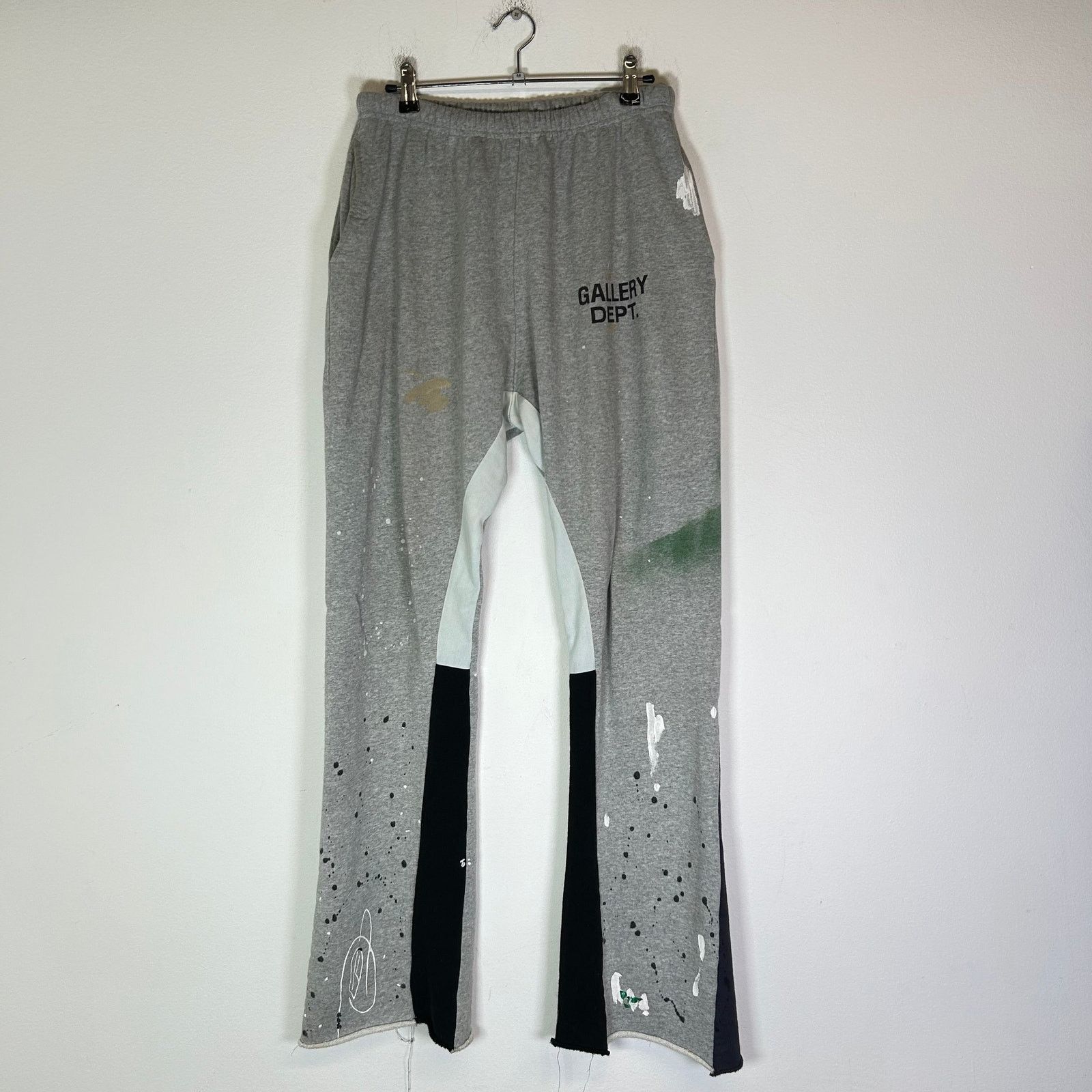 Gallery Dept. Gallery Dept Grey Paint Splatter Flare Sweatpants Size US 34 / EU 50 - 1 Thumbnail