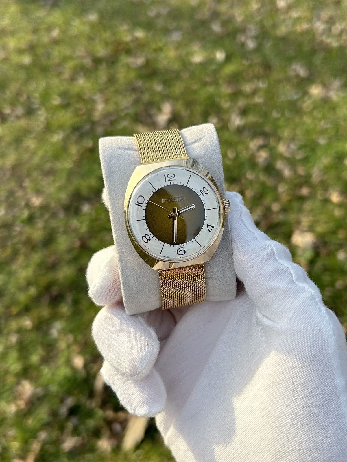 Vintage Vintage Watch Raketa Mechanical Made in USSR Authentic 1980s Size ONE SIZE - 12 Thumbnail