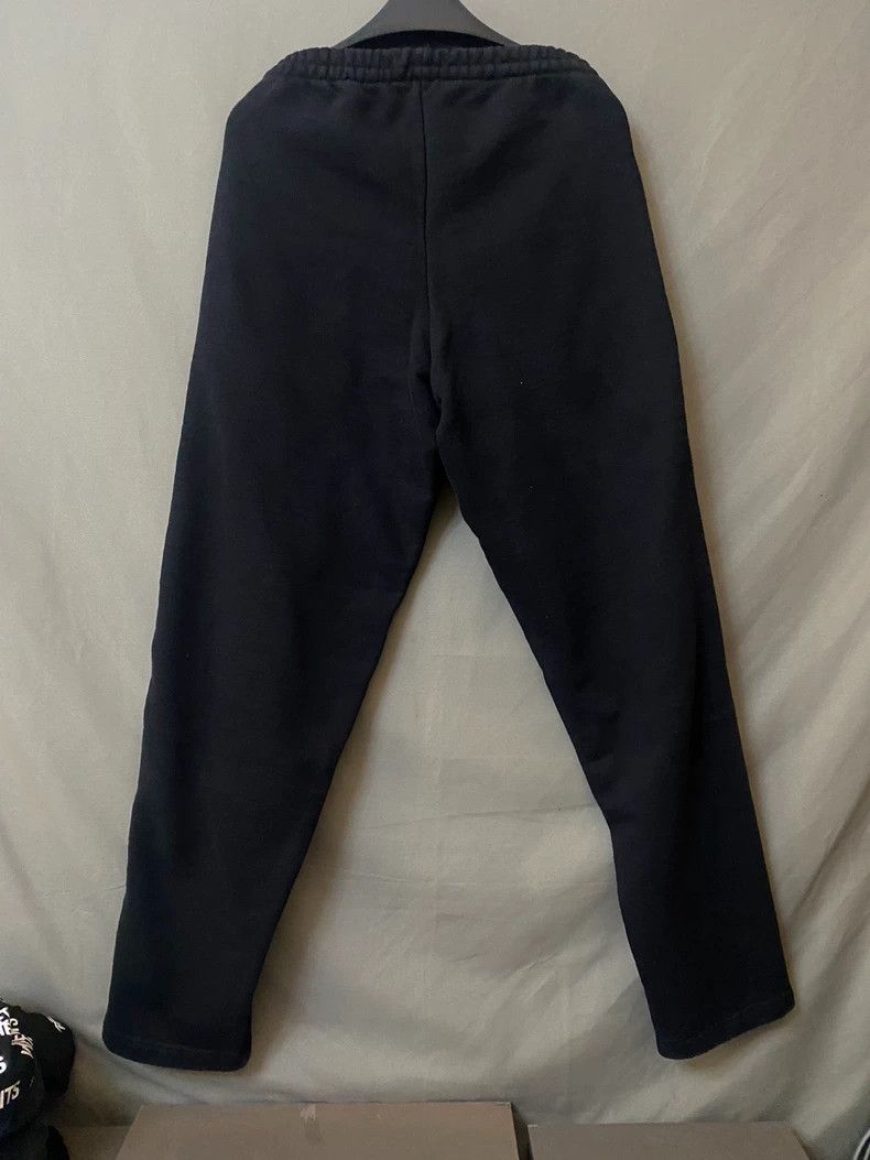 Vetements Vetements SizeS Side washtag sweatpants, size S, a big hit Size US 30 / EU 46 - 2 Thumbnail
