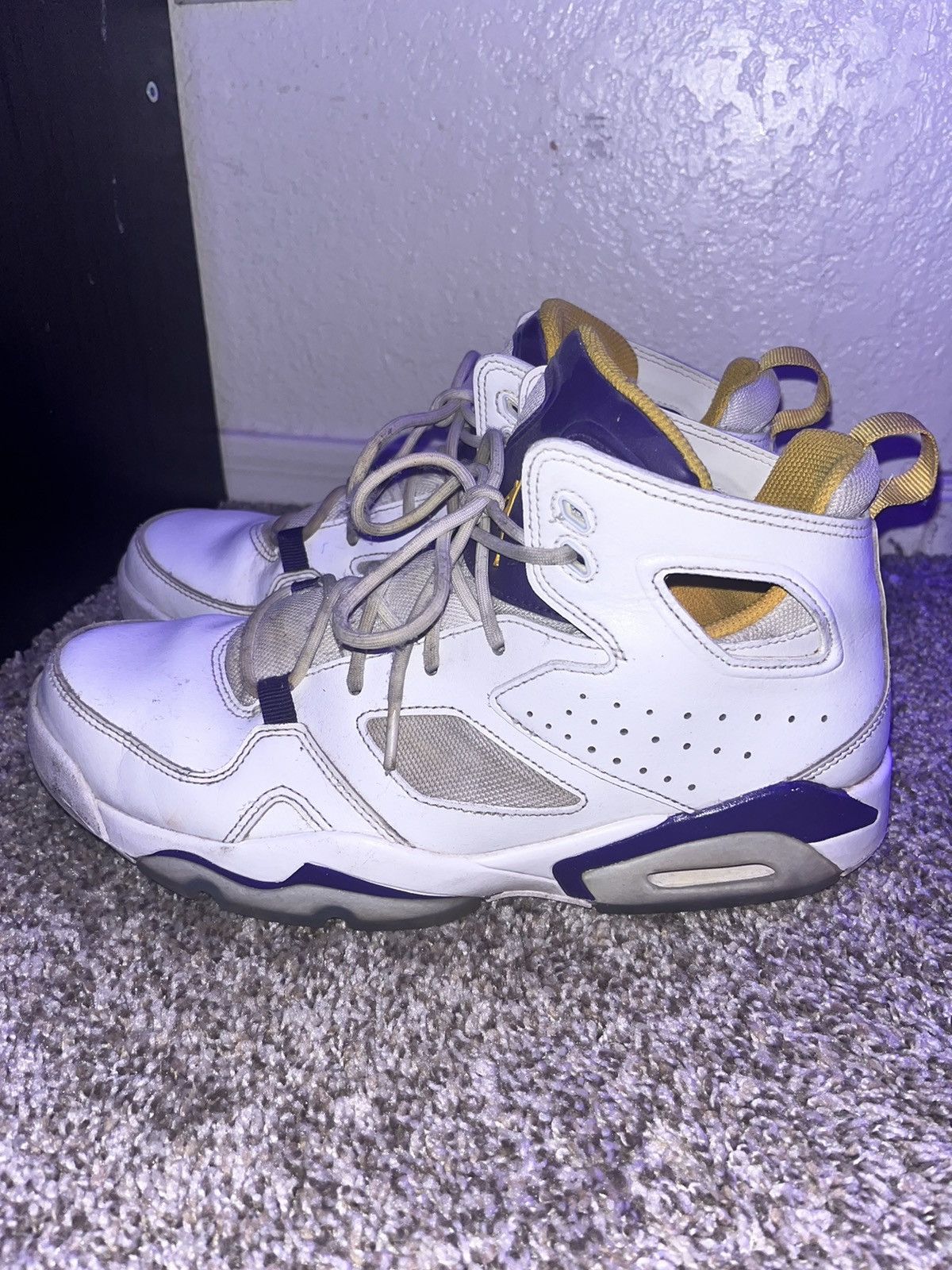 Jordan Brand Jordan Flight Club 91 Lakers Size US 9 / EU 42 - 2 Thumbnail