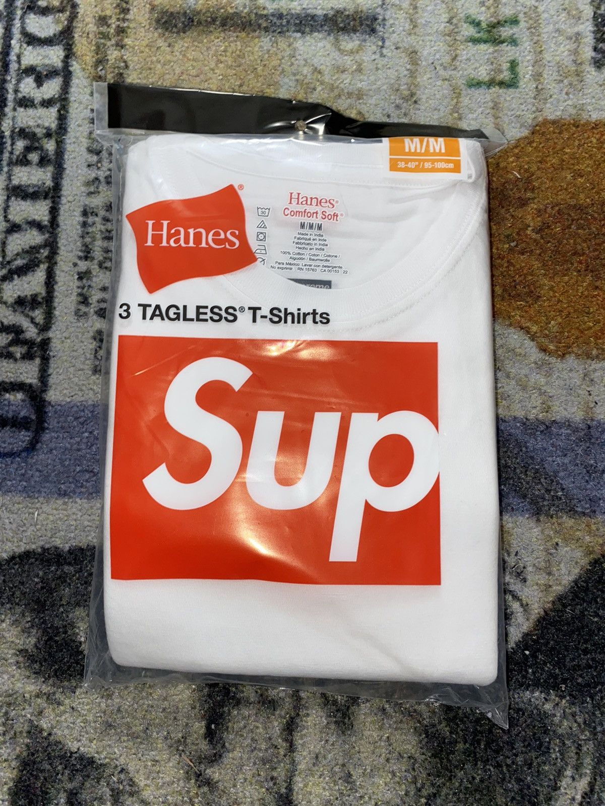 Hanes × Supreme Supreme Tagless Tees (3 Pack) MEDIUM Size US M / EU 48-50 / 2 - 1 Thumbnail