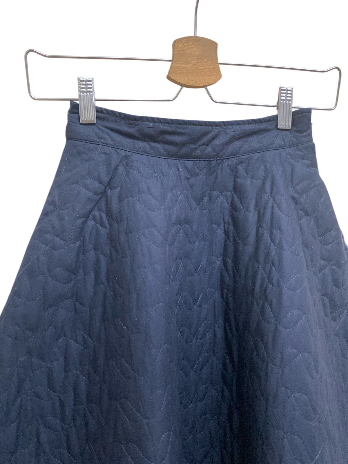 JW Anderson × Uniqlo J.W Anderson x Uniqlo Quilted Skirt Navy Blue Size 23" - 4 Thumbnail