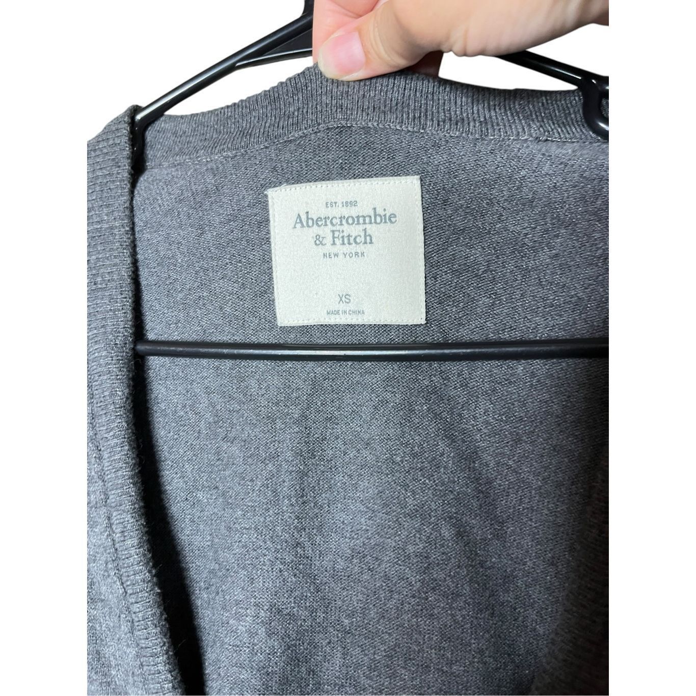 Abercrombie & Fitch Abercrombie & Fitch Y2K Gray Long Sleeve Cardigan Sweater Size XS Size XS / US 0-2 / IT 36-38 - 2 Thumbnail