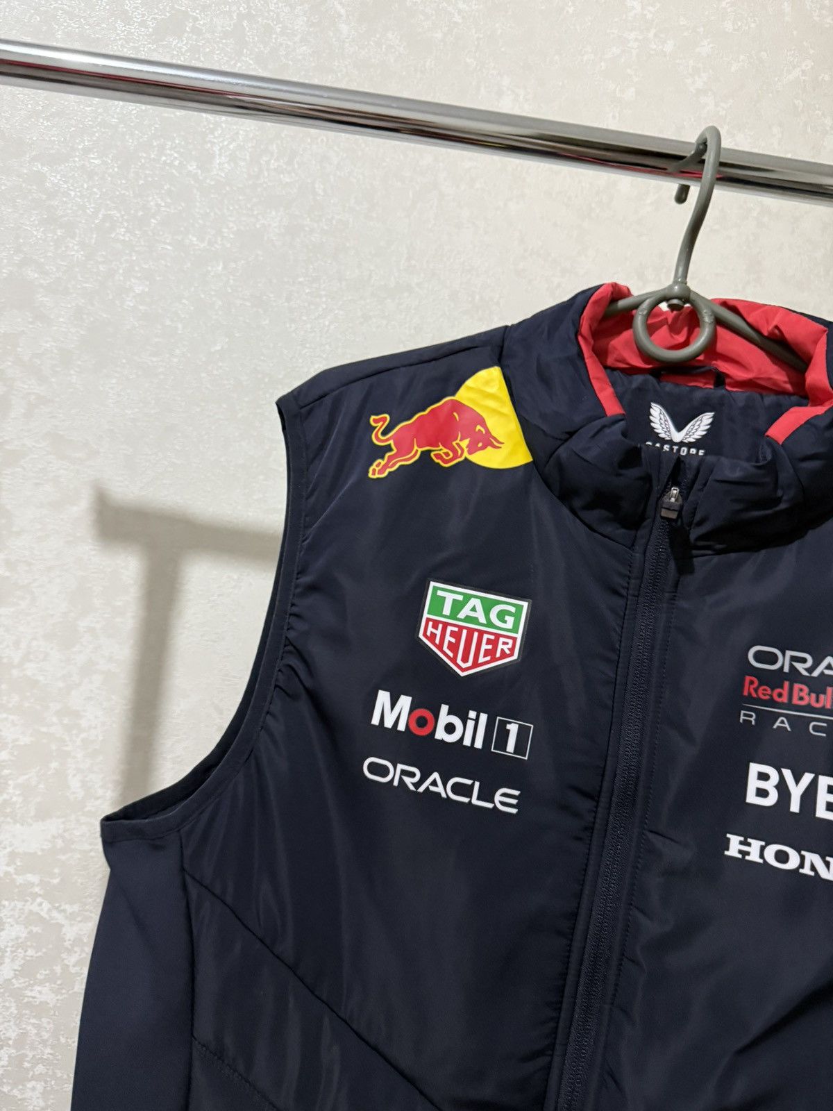 Red Bull RED BULL RACING CASTORE FORMULA1 VEST SLEEVELESS 2024 HONDA Size US M / EU 48-50 / 2 - 5 Thumbnail