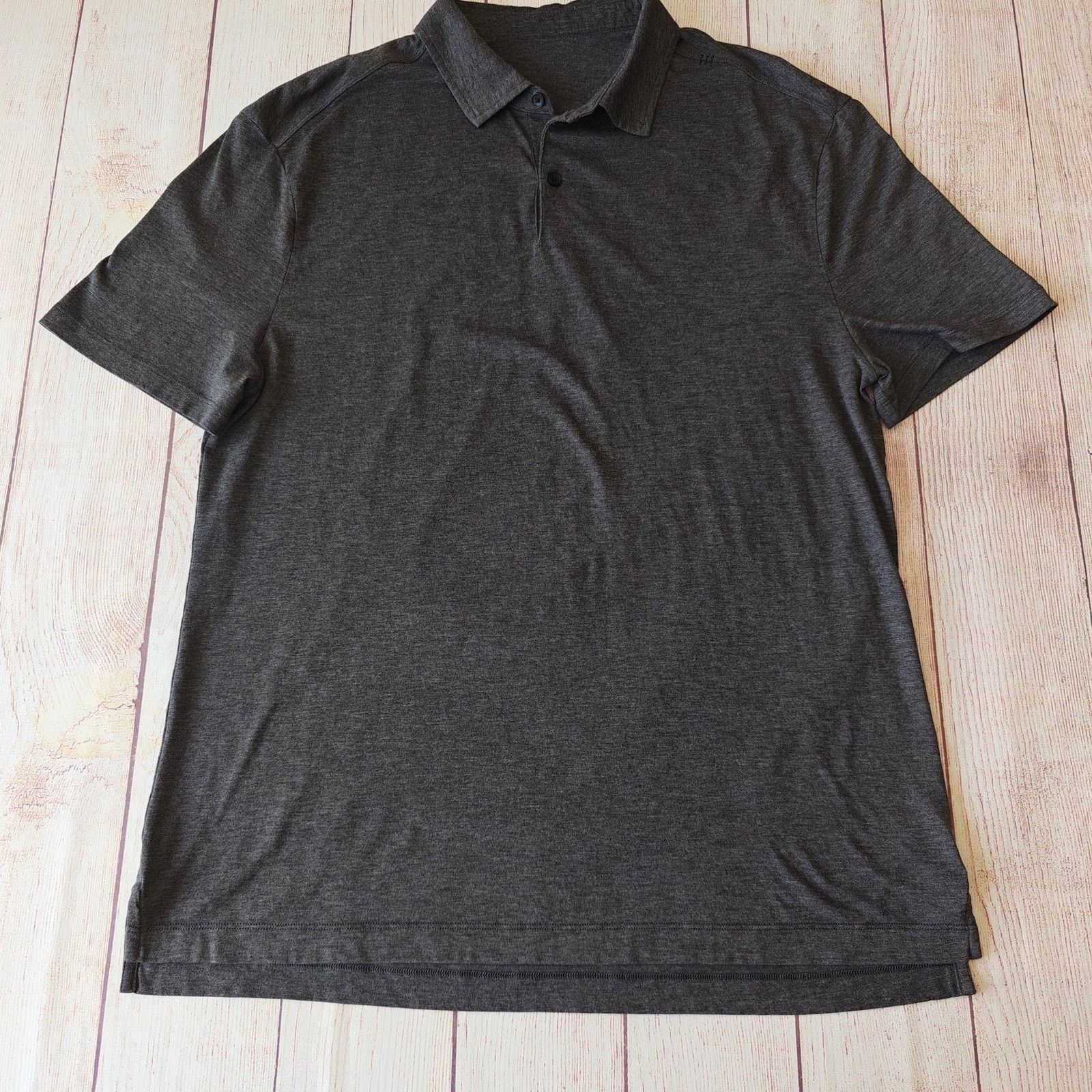 Lululemon Lululemon charcoal jersey polo sz L Size US L / EU 52-54 / 3 - 1 Thumbnail