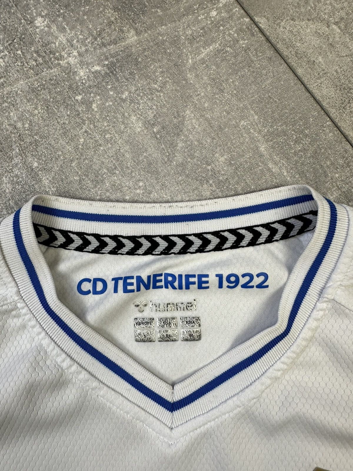 Vintage Vintage Hummel CD Tenerife LaLiga Soccer Jersey Size US S / EU 44-46 / 1 - 10 Thumbnail