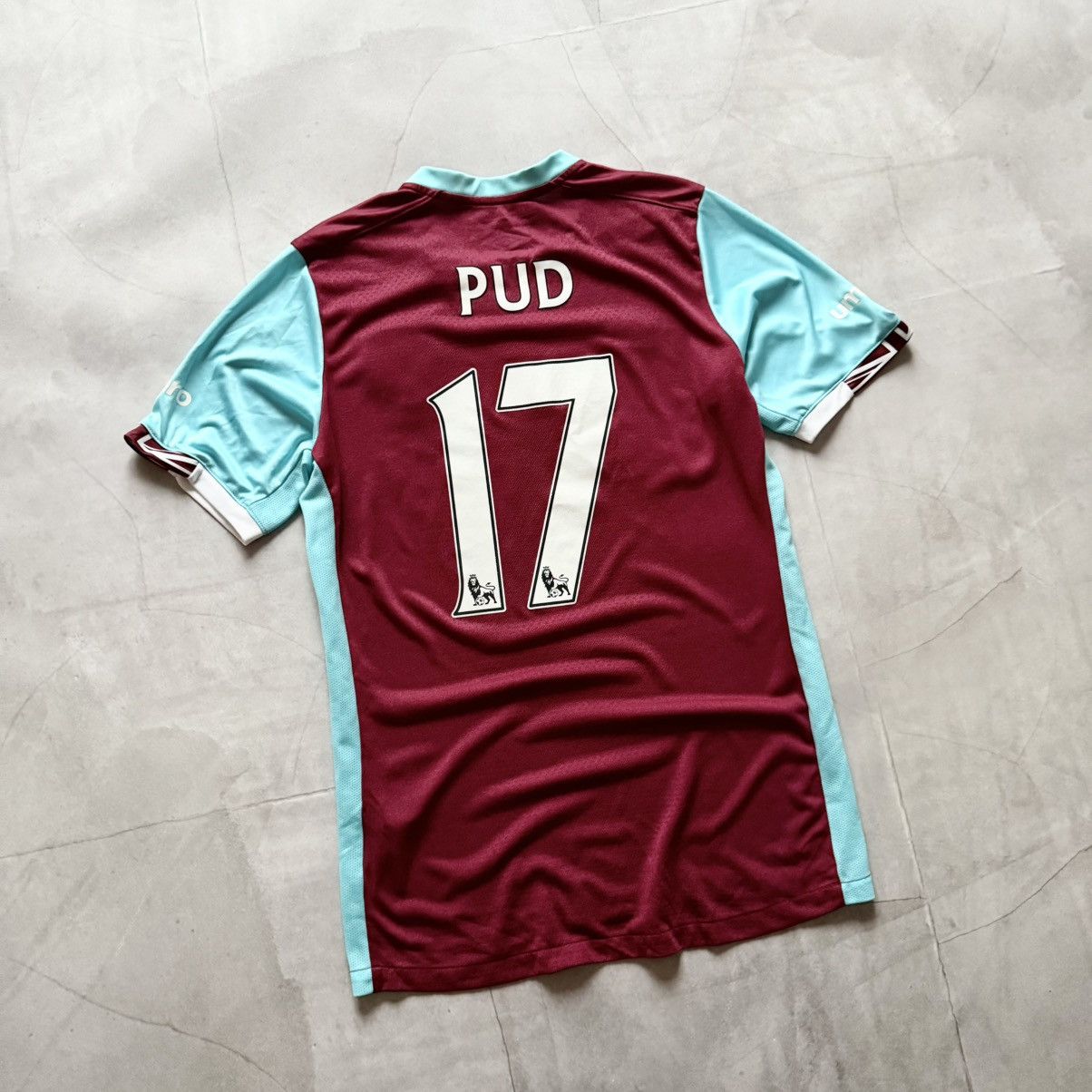Umbro 2016/17 Umbro West Ham Queen Elizabeth SOCCER JERSEY SHIRT Size US S / EU 44-46 / 1 - 6 Thumbnail