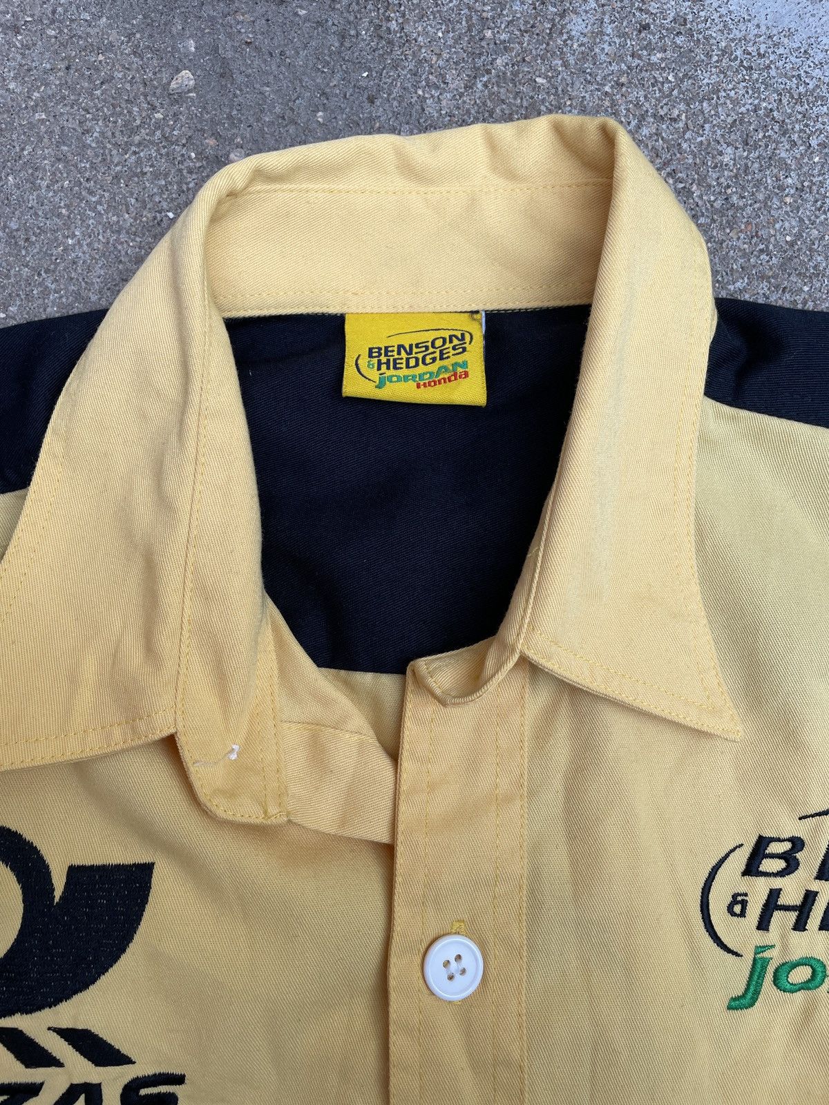 Vintage 2001 F1 jordan honda benson & headges team Size US M / EU 48-50 / 2 - 9 Thumbnail