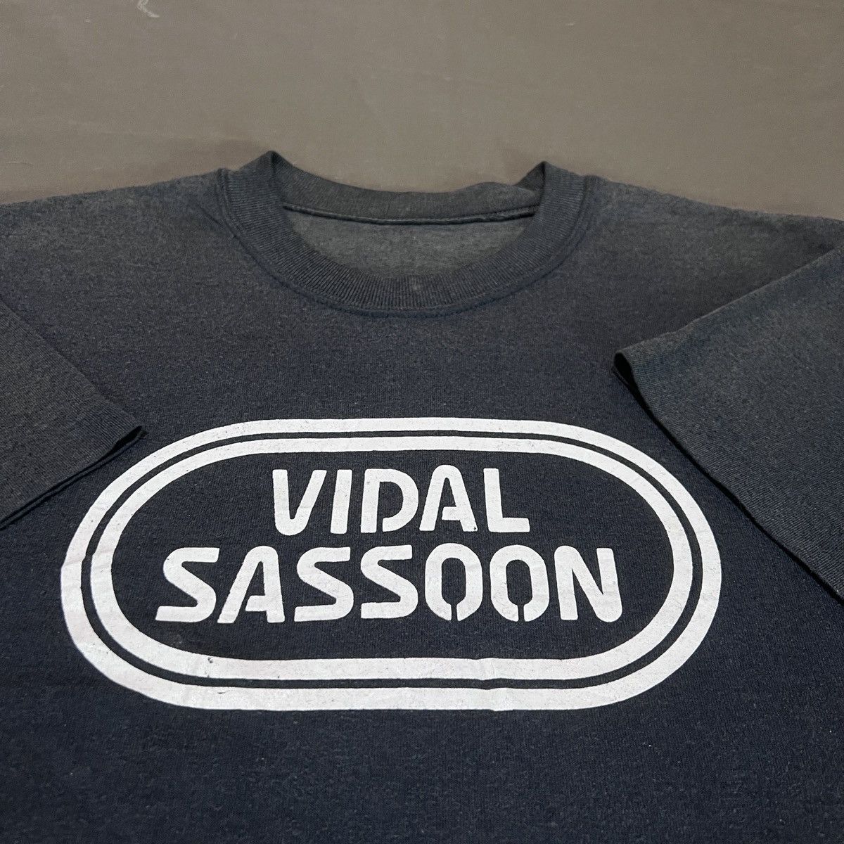 Vintage Vidal Sassoon hairstylist Asia Tour Faded Graphic Fashion Size US M / EU 48-50 / 2 - 1 Thumbnail