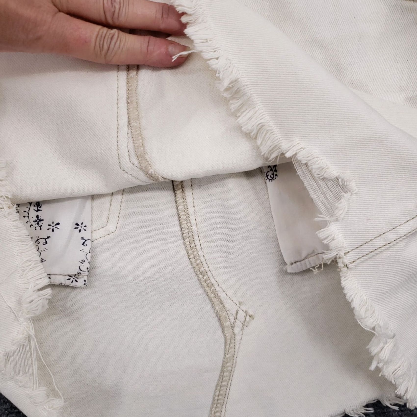 Vintage We The Free Skirt Womens 24 White Button Fly Cut Off Mini Short Denim Skirt Size 42" / US 20 - 6 Thumbnail