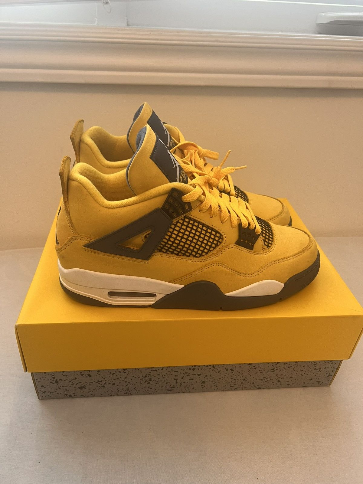 Jordan Brand Air Jordan 4 Retro Lightning Size US 10 / EU 43 - 3 Thumbnail