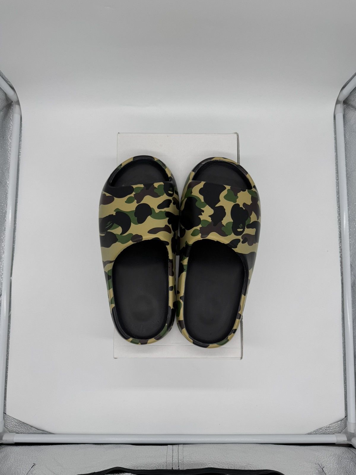 Bape Bape 1st camo slides ‘yellow’ Size US 8 / EU 41 - 3 Thumbnail