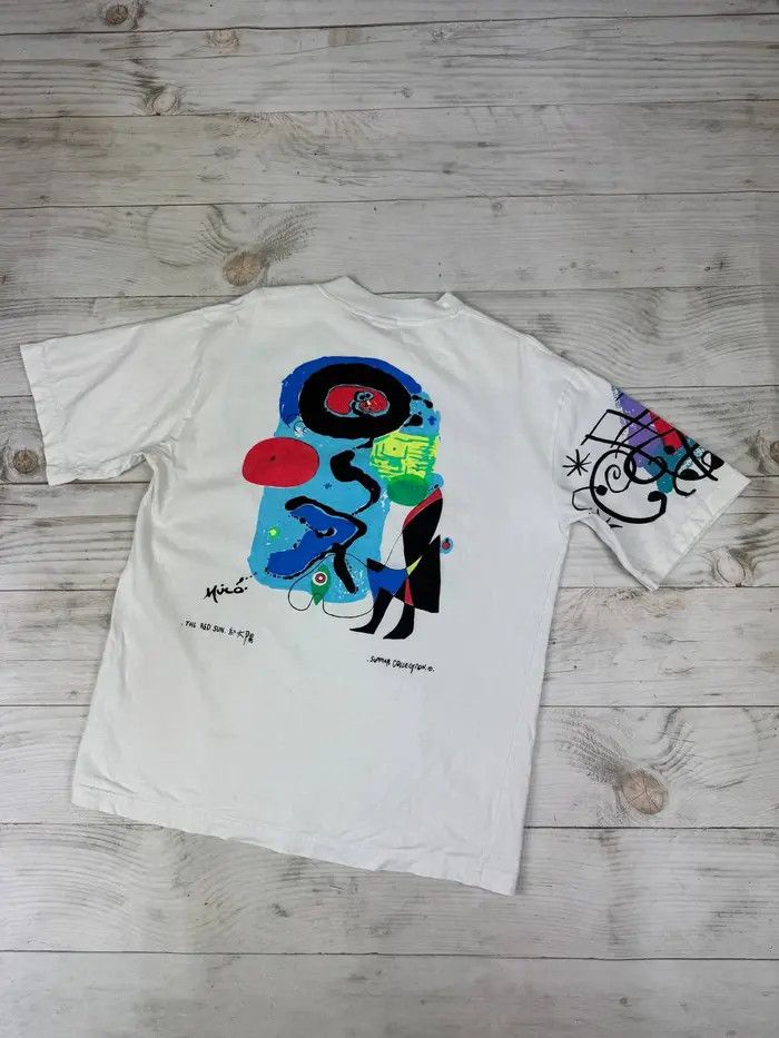 Vintage Vintage Joan Miro Art T-Shirt 90s The Red Sun Size US L / EU 52-54 / 3 - 2 Thumbnail