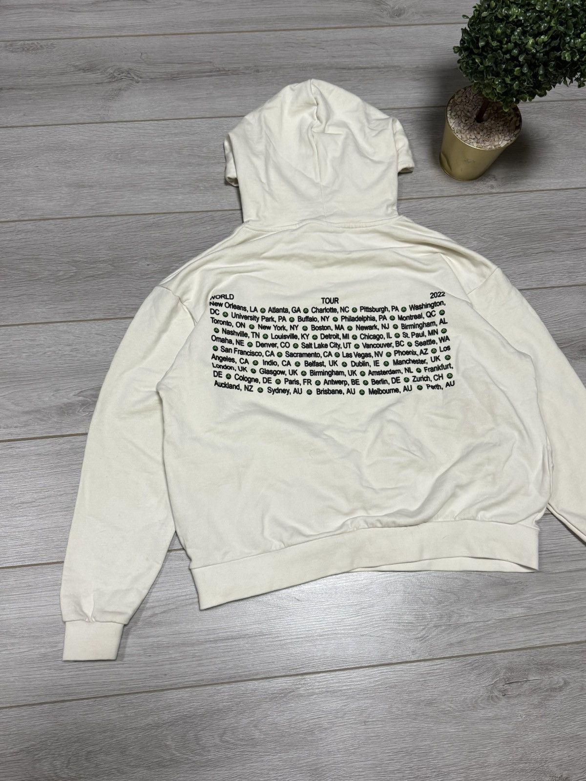 Billie Eilish Billie Eilish happier than ever hoodie 2022 tour Size US L / EU 52-54 / 3 - 10 Thumbnail