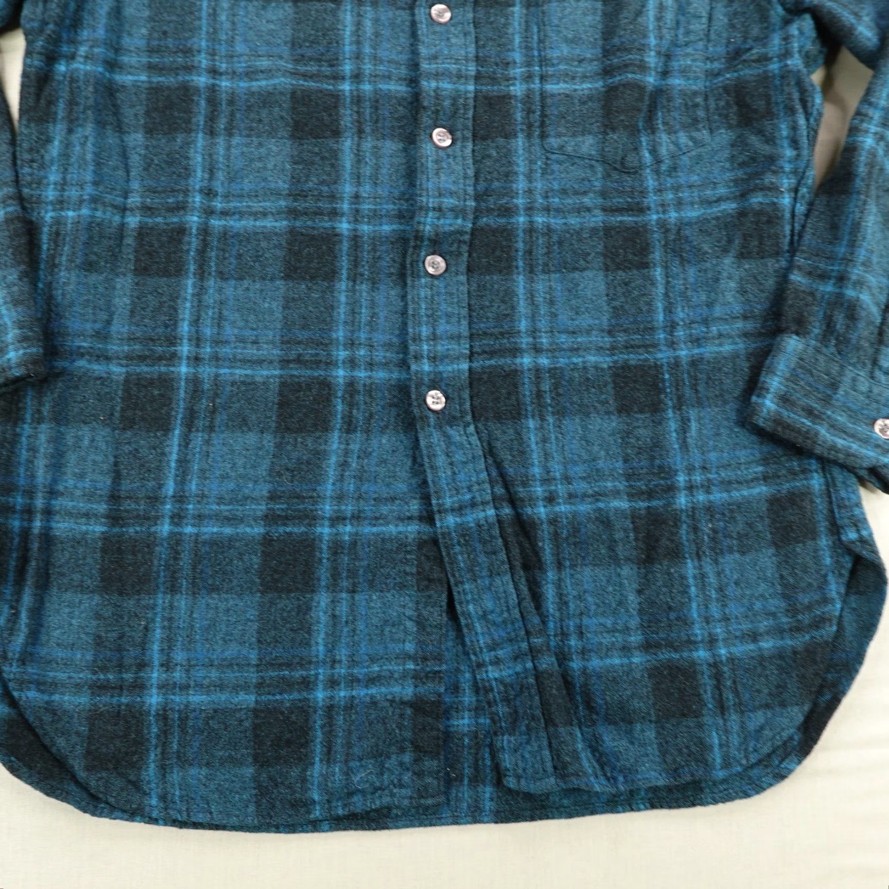 Pendleton VINTAGE Pendleton Shirt Mens Large Blue Plaid Wool Flannel Button-Up 70s 80s Outdoor Warmth Size US L / EU 52-54 / 3 - 4 Thumbnail