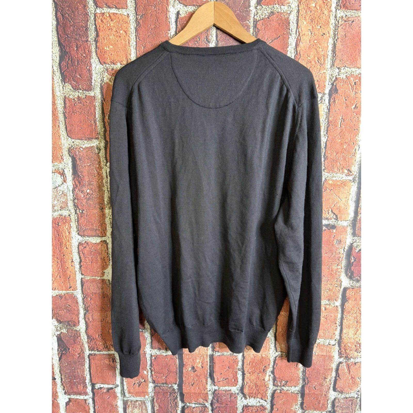 Allen Edmonds Allen Edmonds Sweater Men’s XL Black V-Neck Pullover Extra Fine Merino Wool Size US XL / EU 56 / 4 - 4 Thumbnail