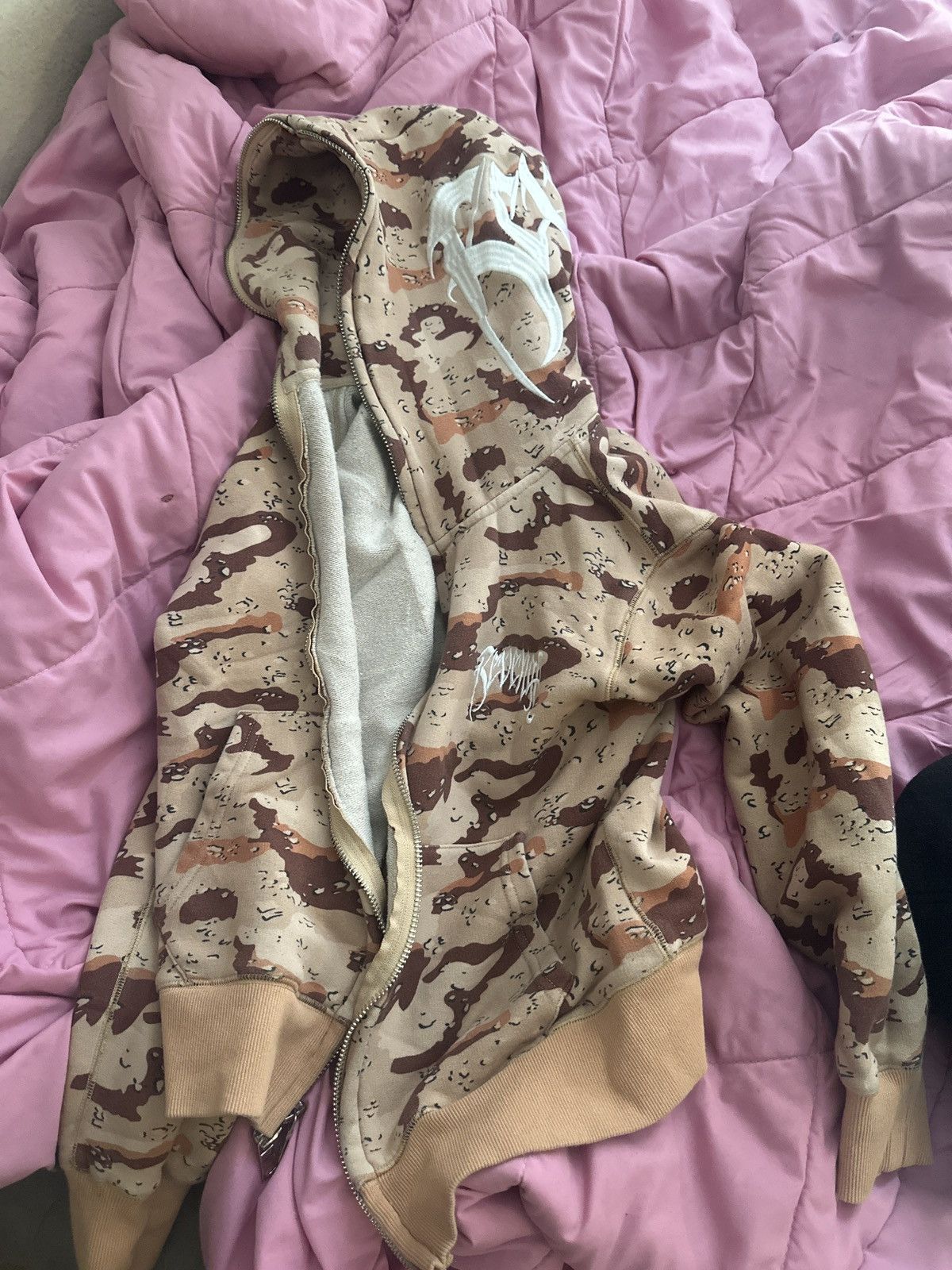 Revenge (S) Revenge Desert Camo Full Zip Size US S / EU 44-46 / 1 - 4 Thumbnail