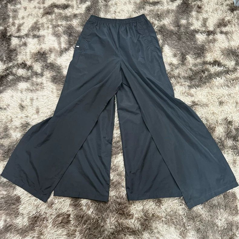 Balenciaga Balenciaga New Four-Leg Baggy Pants Size US 28 / EU 44 - 2 Thumbnail