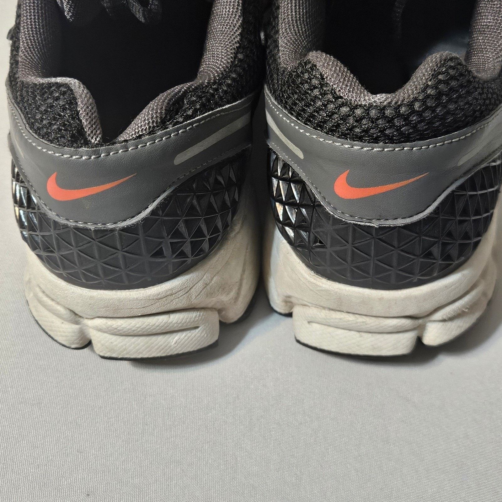 Nike Nike Zoom Vomero 5 Mens Running Shoes Black Gray Sz 12 Size US 12 / EU 45 - 7 Thumbnail