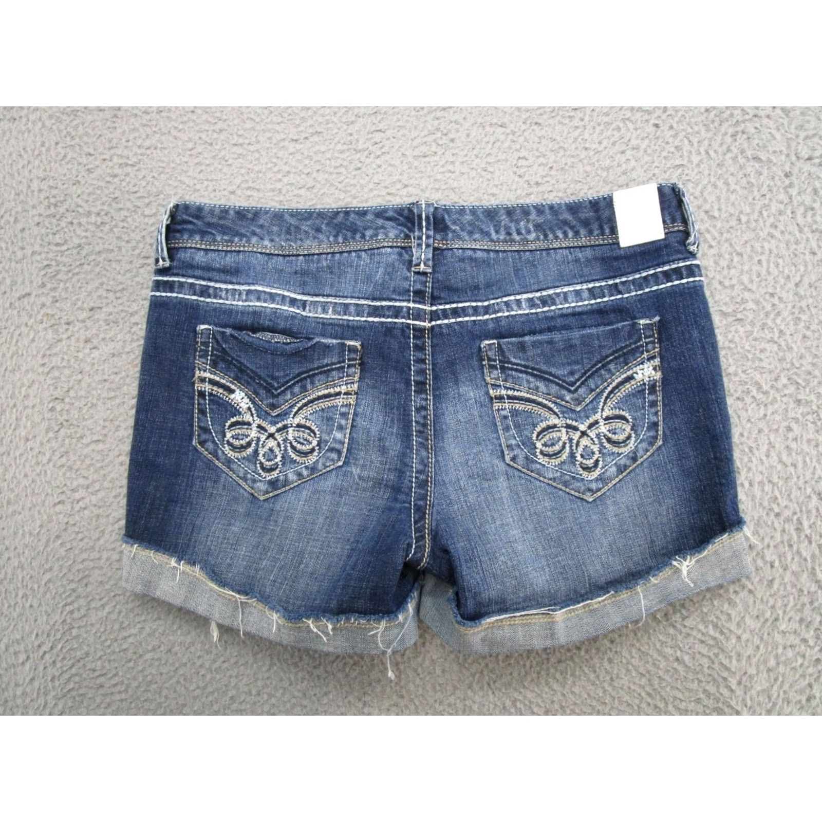 Vintage Maurices Mid Rise Denim Cuffed Shorts Womens 10 Blue Cotton Spandex Regular Denim Y2K Vintage No Stitch Classic 9/10 Styles Womens Size 32" / US 10 / IT 46 - 6 Thumbnail