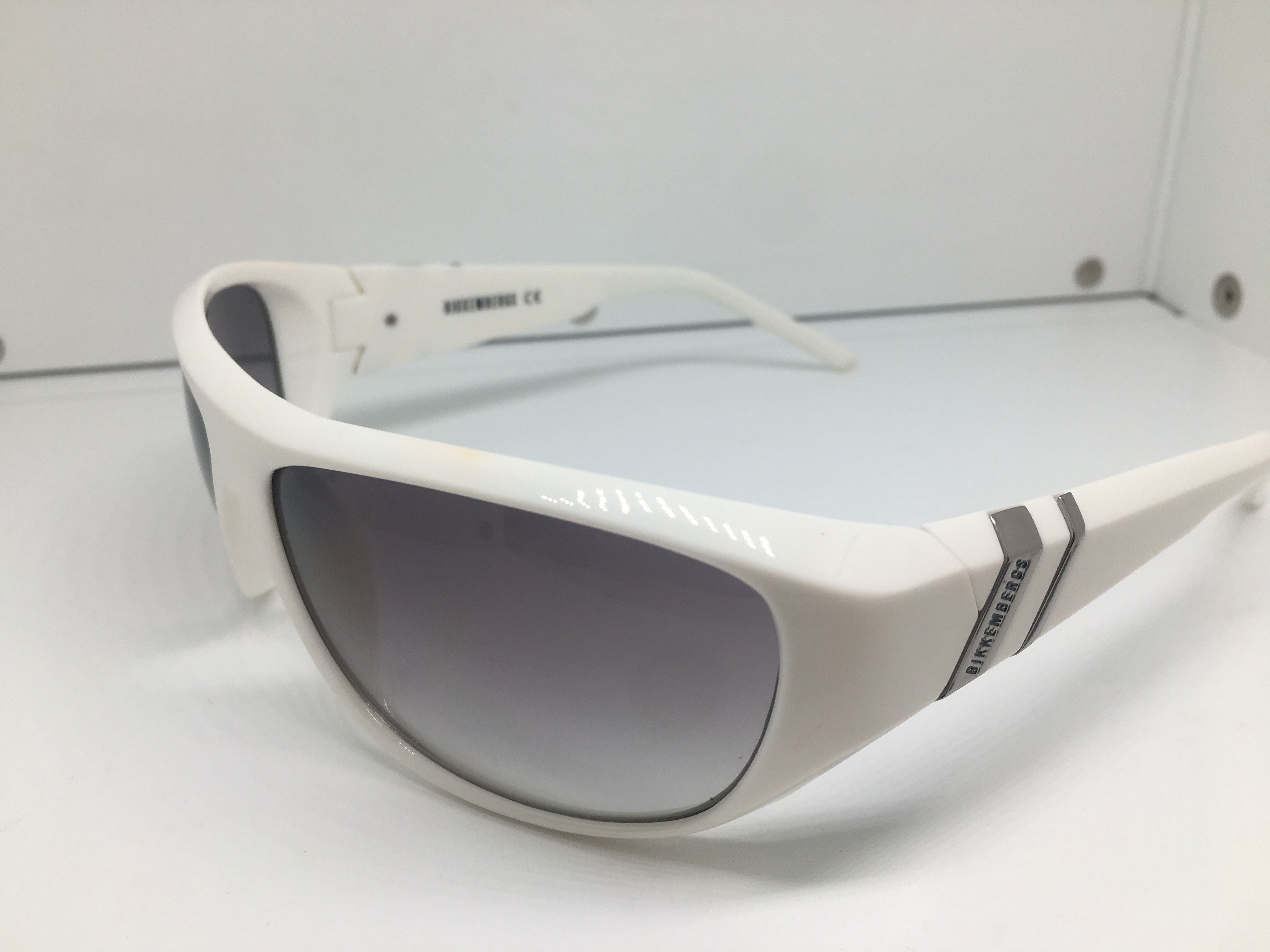 Other BIKKEMBERGS WHITE Wrapped Sunglasses Frame Size ONE SIZE - 3 Thumbnail