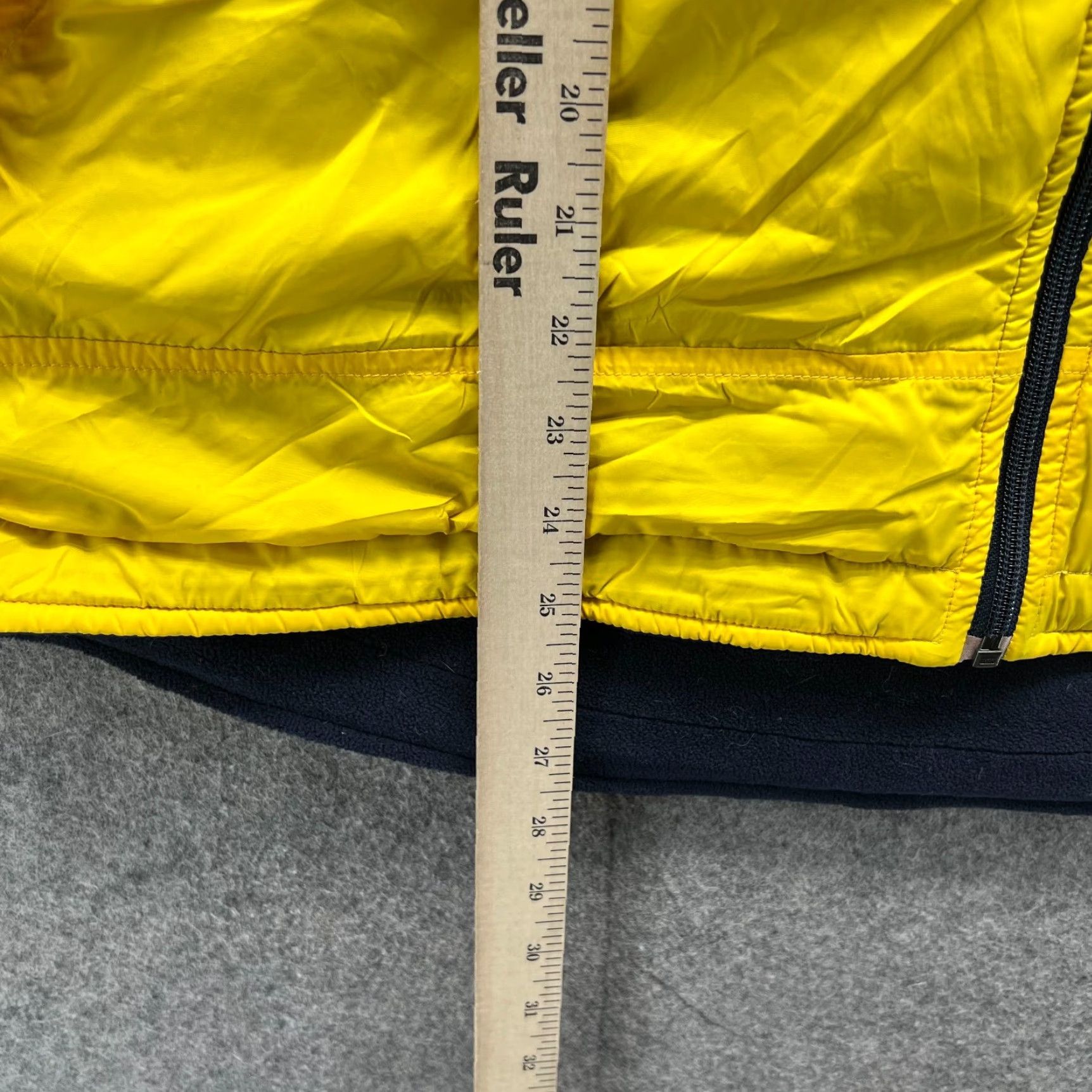 Ralph Lauren VINTAGE Ralph Lauren Sport Vest Men Large Yellow Full Zip Polartec Reversible USA Vtg Size US L / EU 52-54 / 3 - 5 Thumbnail