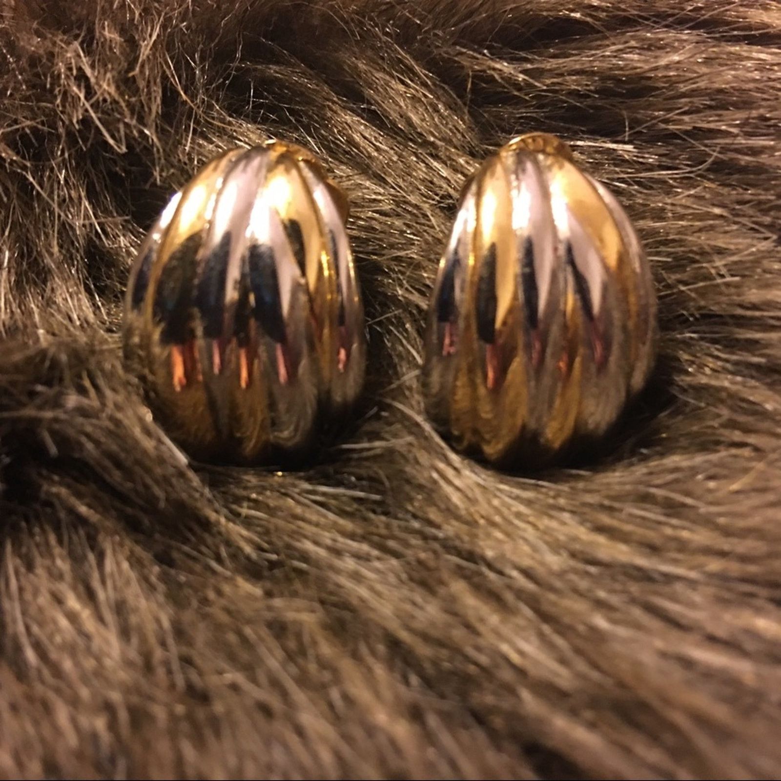 Vintage Vintage gold and silver tone clip earrings Size ONE SIZE - 1 Thumbnail