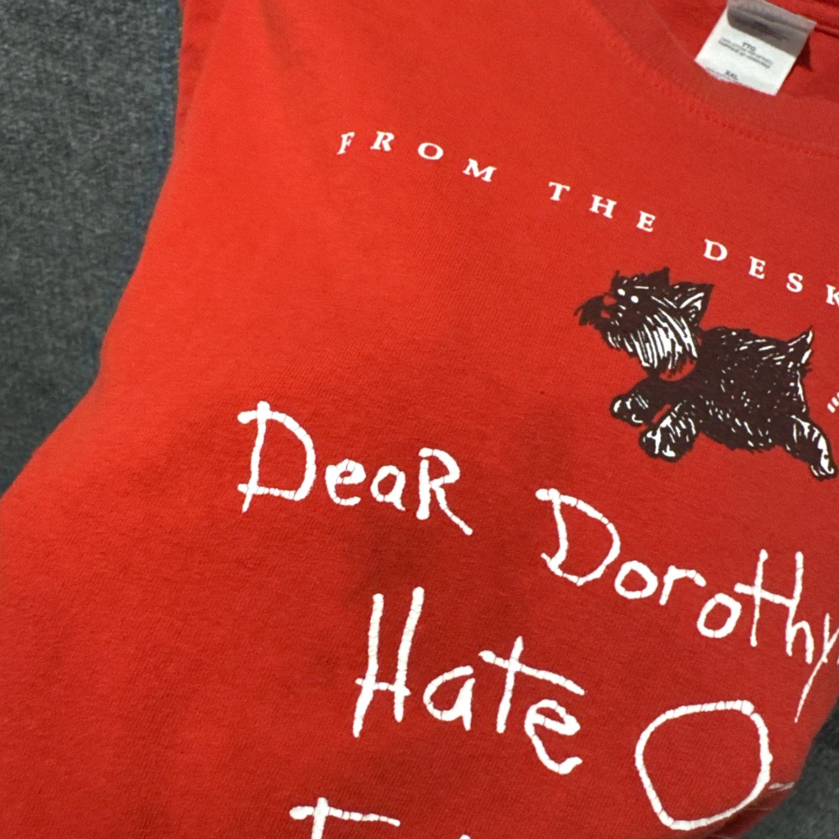 Gildan VINTAGE Wizard Of Oz Took The Shoes Toto Red T-Shirt Men’s 2XL HTF Y2K Mens 90s Gildan Regular Size 2XL Red T-Shirt Size US XXL / EU 58 / 5 - 5 Thumbnail