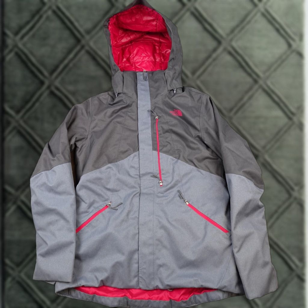 The North Face VINTAGE? No. The North Face Jacket Womens L Gray Pink Hooded Insulated Ski Snow NF0A3LKU Size L / US 10 / IT 46 - 1 Thumbnail