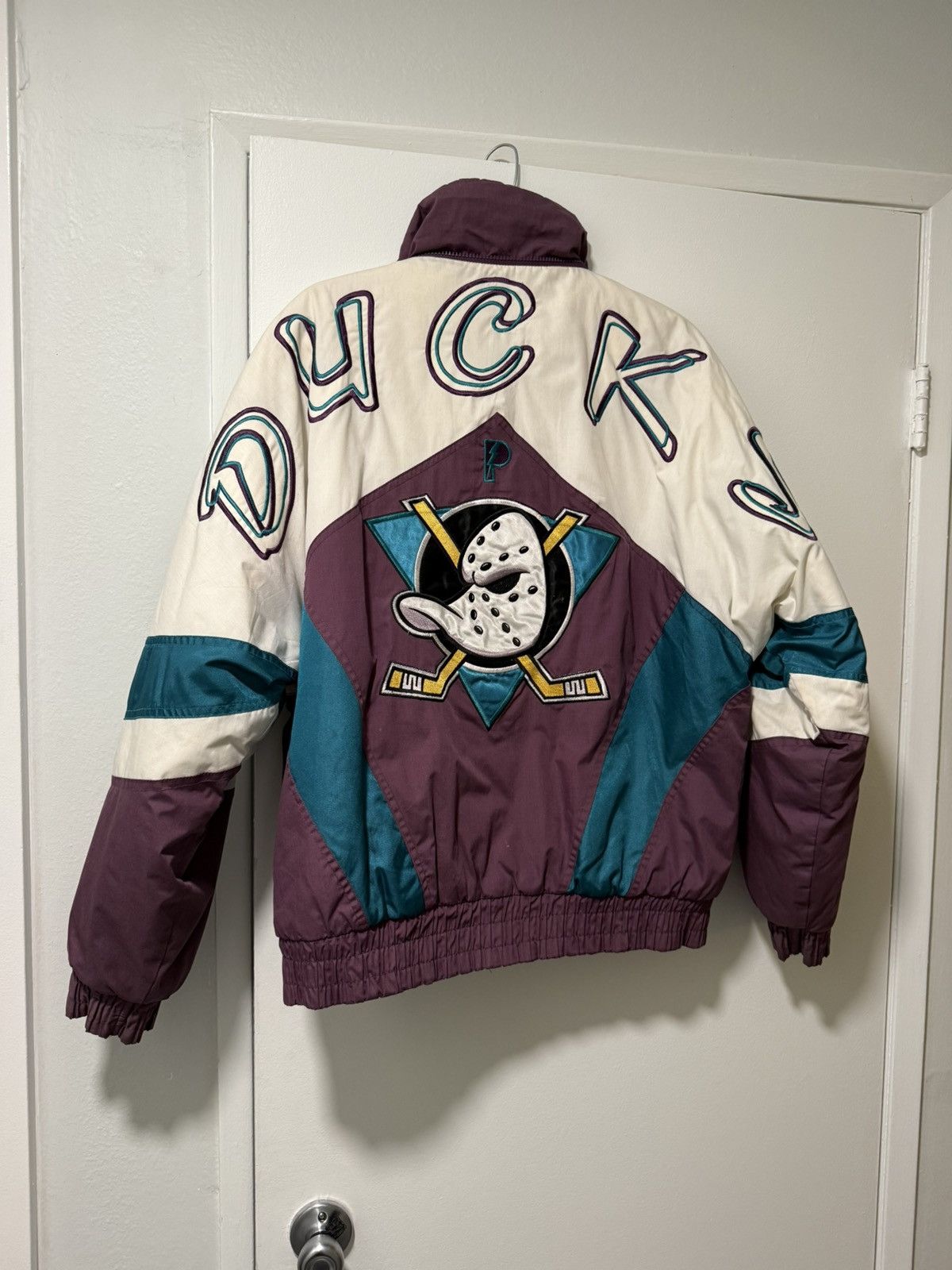NHL × Vintage Vintage Mighty Ducks Puffer Size US S / EU 44-46 / 1 - 3 Thumbnail