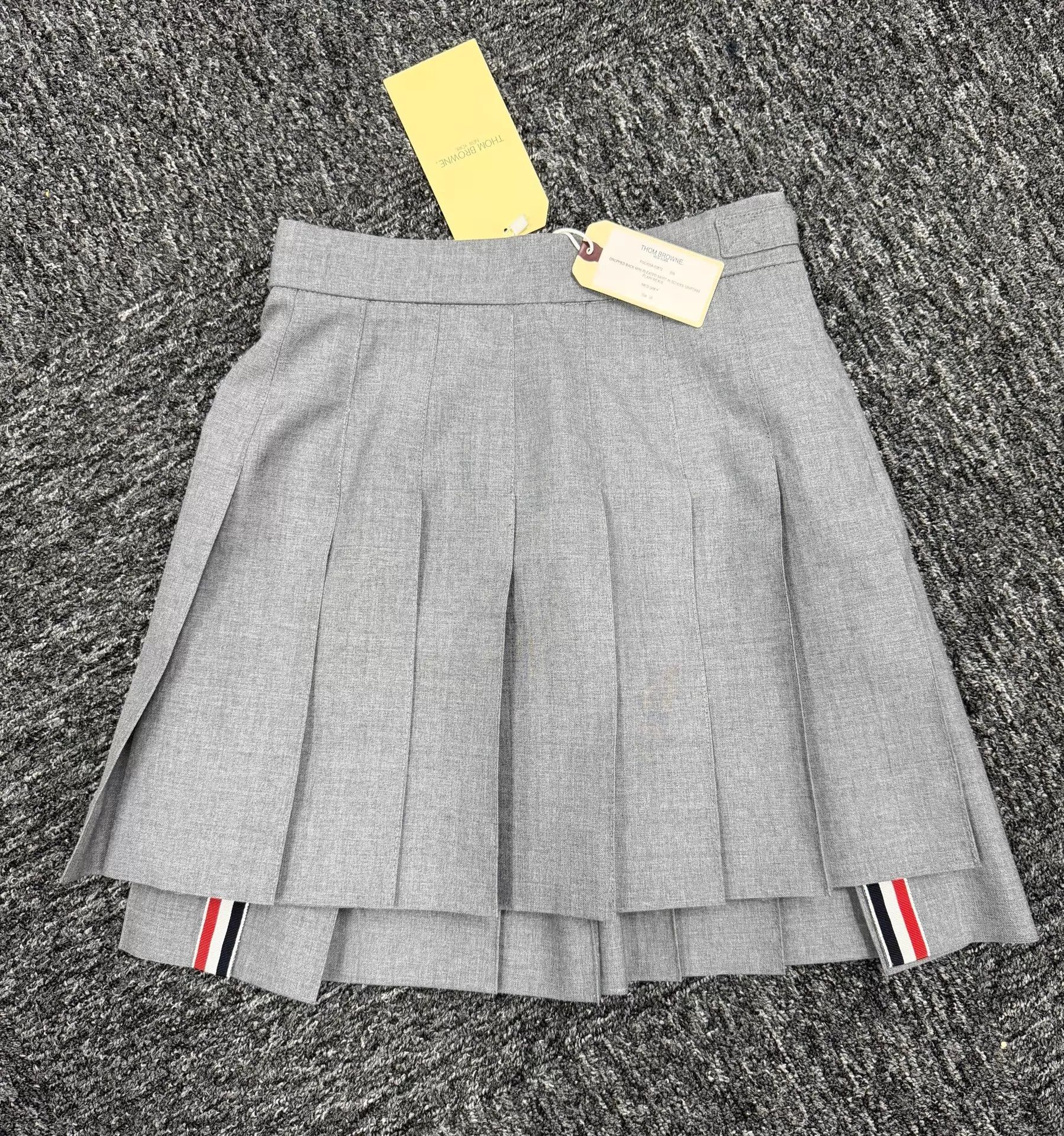 Thom Browne Thom Browne Women's Pleated Skirt Med Gray 36 New Size 25" / US 0 / IT 36 - 3 Thumbnail