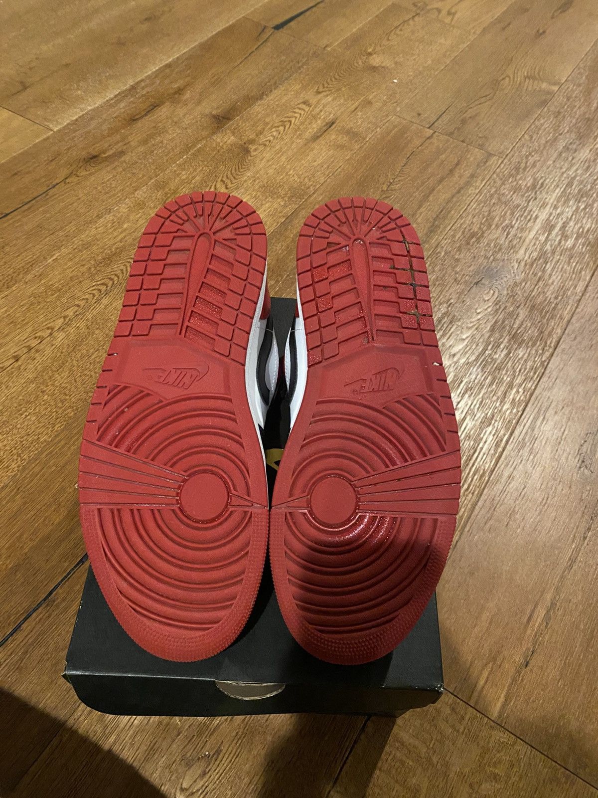 Jordan Brand × Nike Air Jordan 1 Low Bred toe Size 10.5 Size US 10.5 / EU 43-44 - 9 Thumbnail