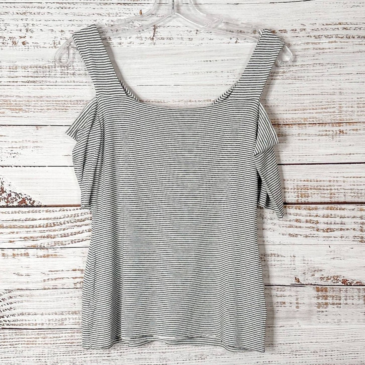 Bailey 44 Bailey 44 Cold Shoulder Stripe Top, EUC, Medium, MSRP $128 Size M / US 6-8 / IT 42-44 - 8 Thumbnail