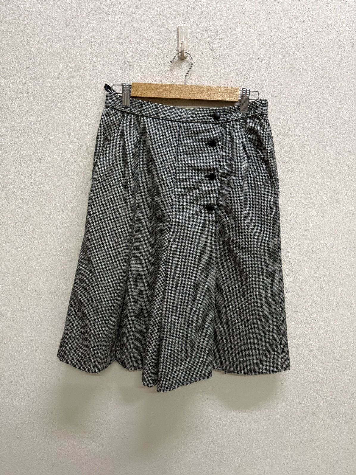 Ellesse Vintage Ellesse Golf Wide Leg Plated Wool Short Pants Size 26" / US 2 / IT 38 - 18 Thumbnail