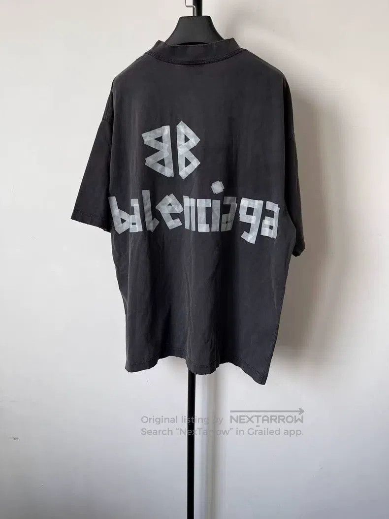 Balenciaga Balenciaga Logo T-shirt with round neck and off-shoulder s Size US M / EU 48-50 / 2 - 2 Thumbnail