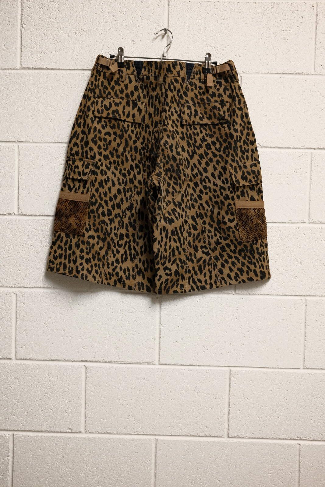 Andersson Bell ANDERSSON BELL Depot Leopard Cargo Shorts - Size 46 Size US 34 / EU 50 - 2 Thumbnail