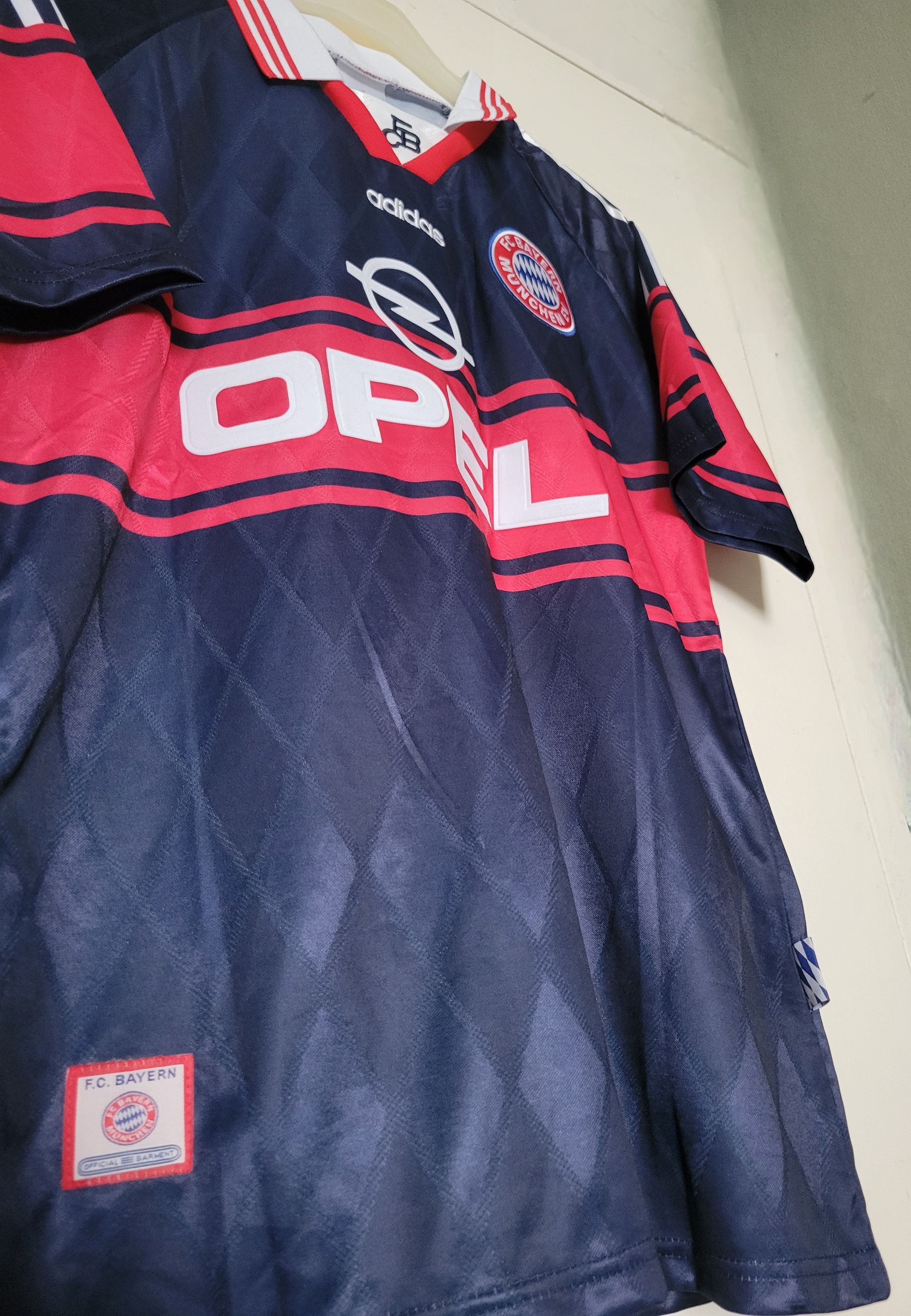 Other Bayern Munich 1997-1999 Matthäus 10 Vintage Soccer Jersey Size US L / EU 52-54 / 3 - 5 Thumbnail